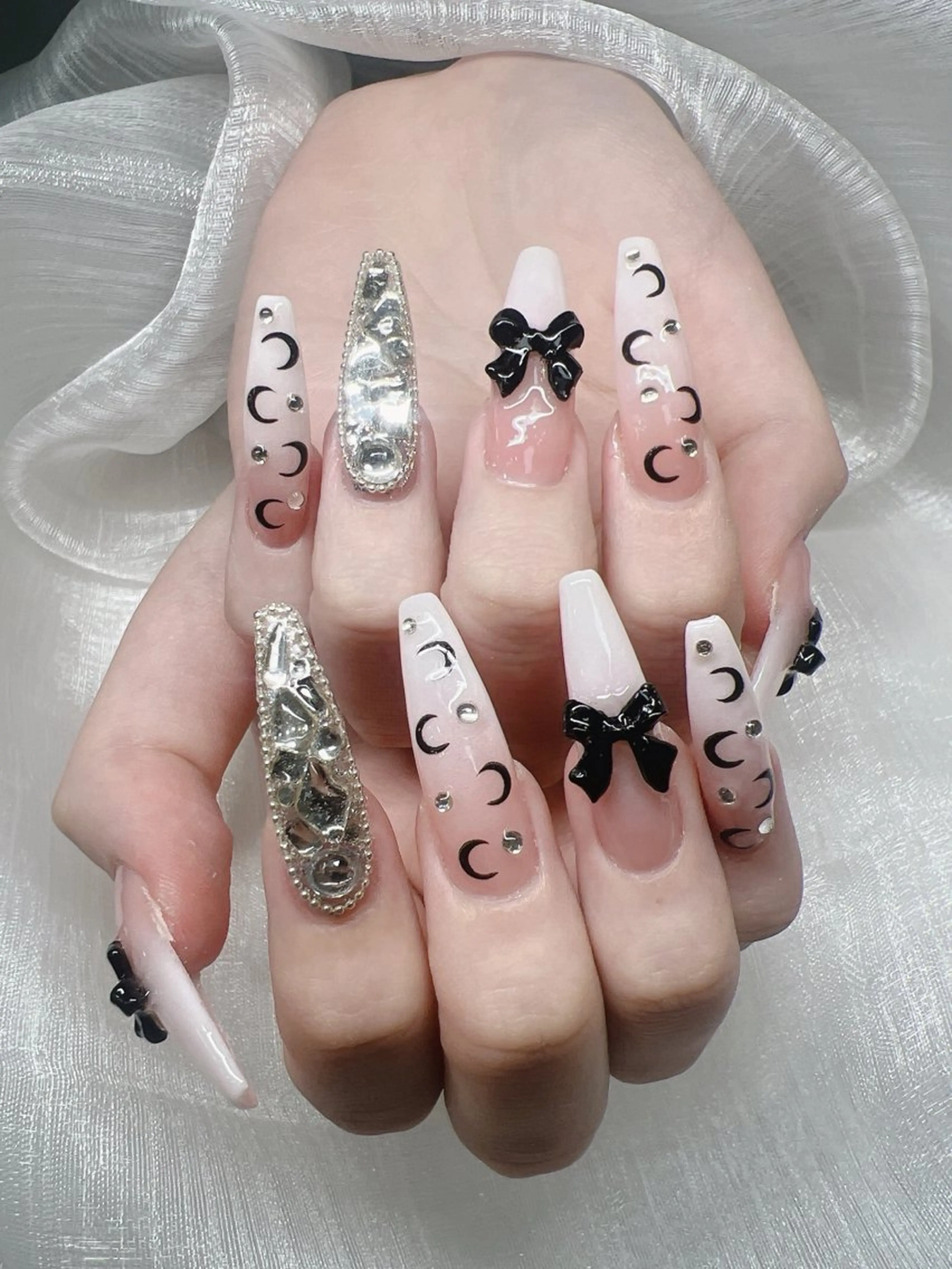 ネイル 長さ出し グラデーション 卒業式 キラキラネイル マグネットネイル ハンドネイル Lee Nails チップ長さだし専門店のネイルデザイン