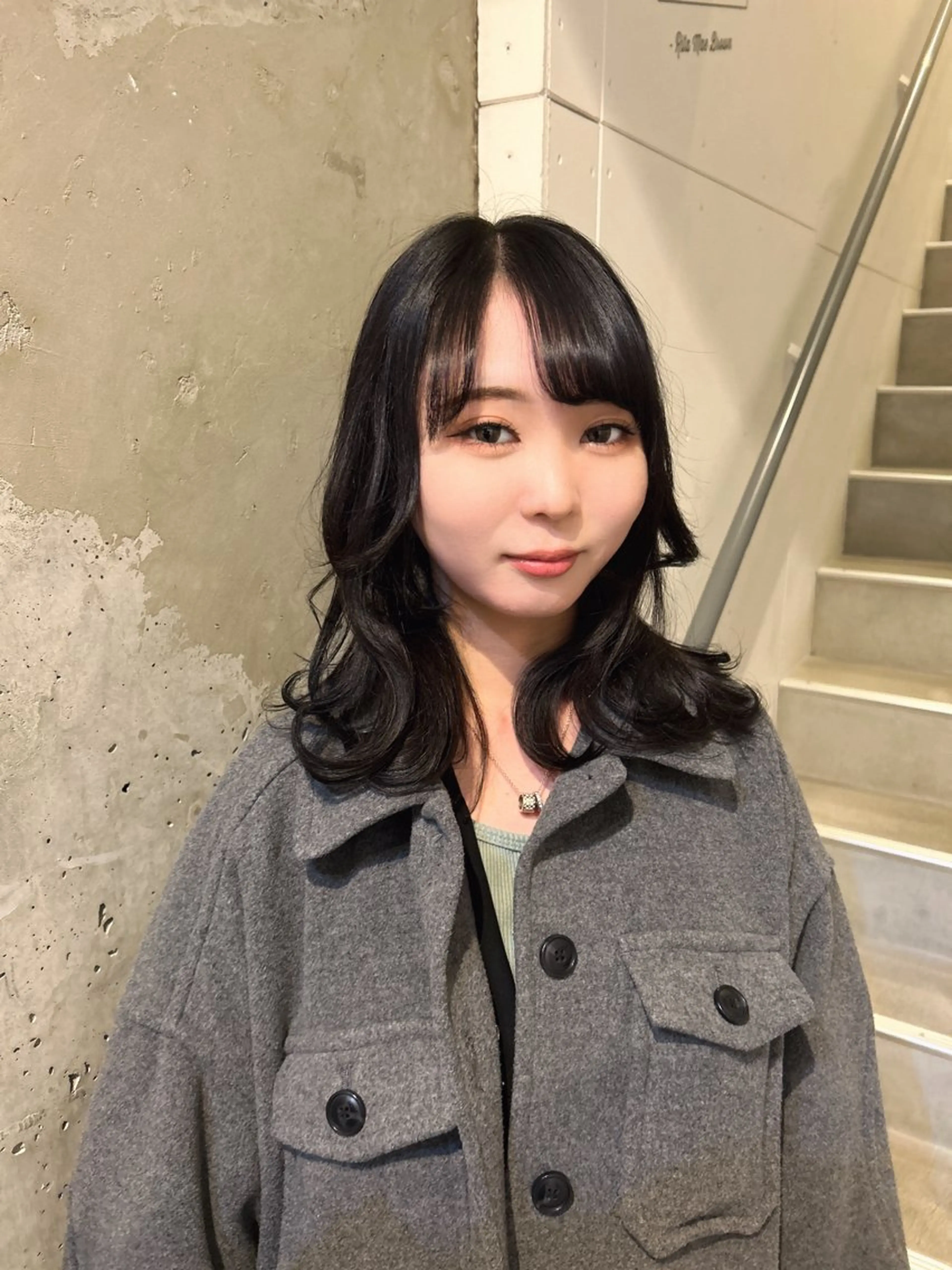 ミディアム 韓国風ヘア カット ウルフカット レイヤーカット上柿のヘアスタイル