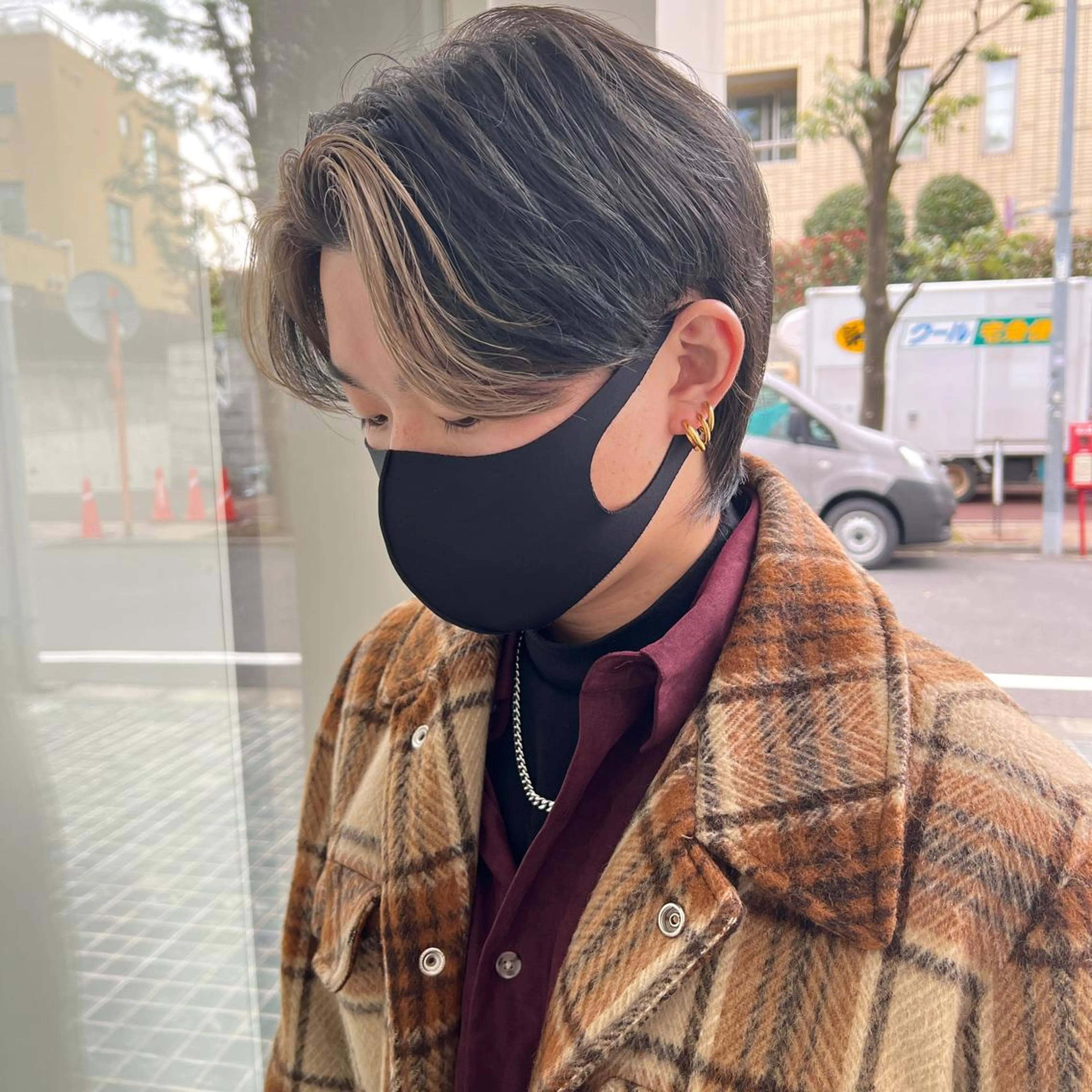 カラー メンズ メンズハイトーン カルマパーマ メンズ韓国風 マッシュウルフ マッシュ カット ヘアカラー トリートメント マンツーマン×半個室 まちだきょうすけのヘアスタイル