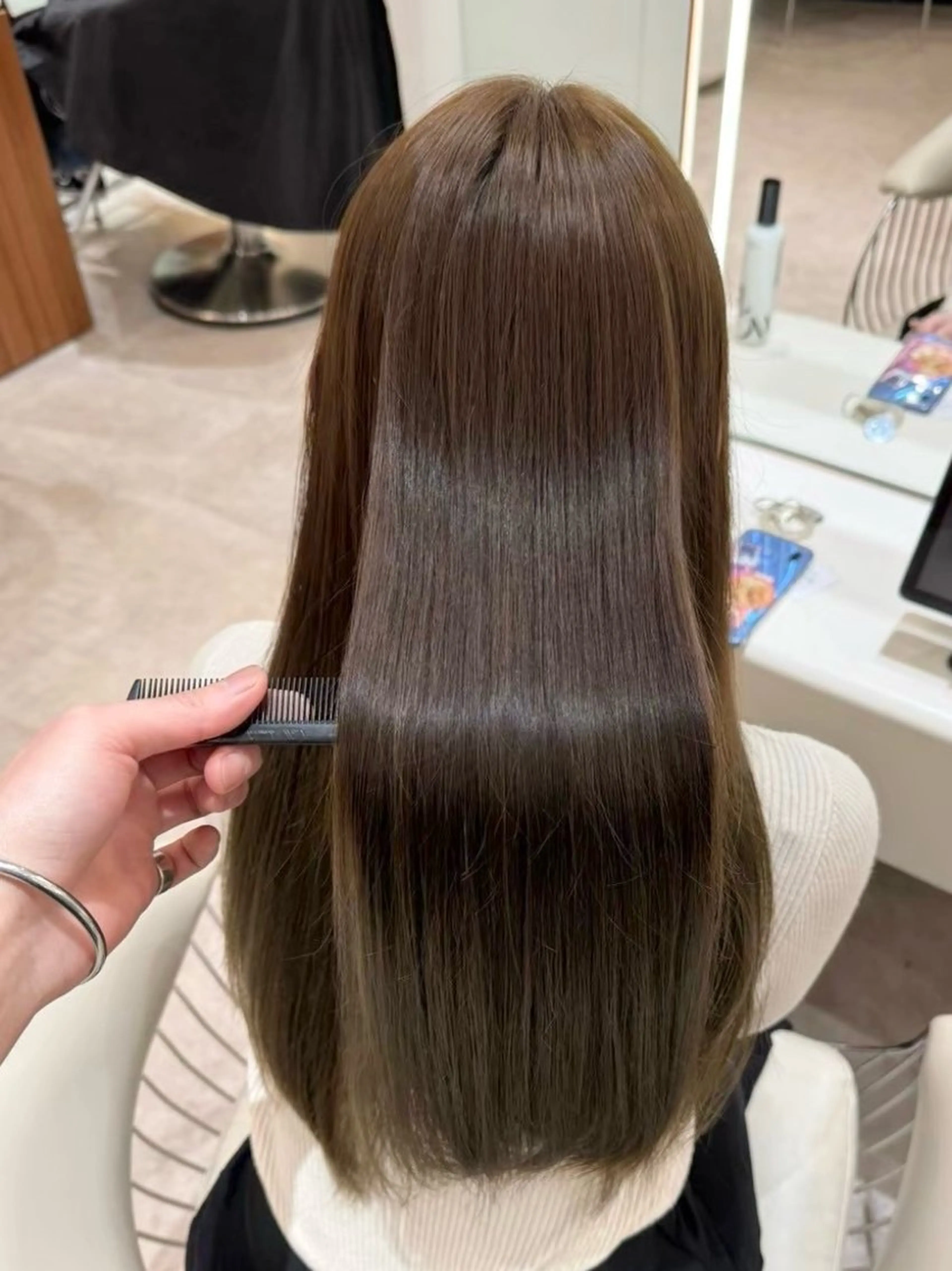 ミディアム カラー グレージュ オリーブグレージュ オリーブグレー ヘアカラー トリートメント レイヤー/ハッシュ 渋谷/サッタのヘアスタイル