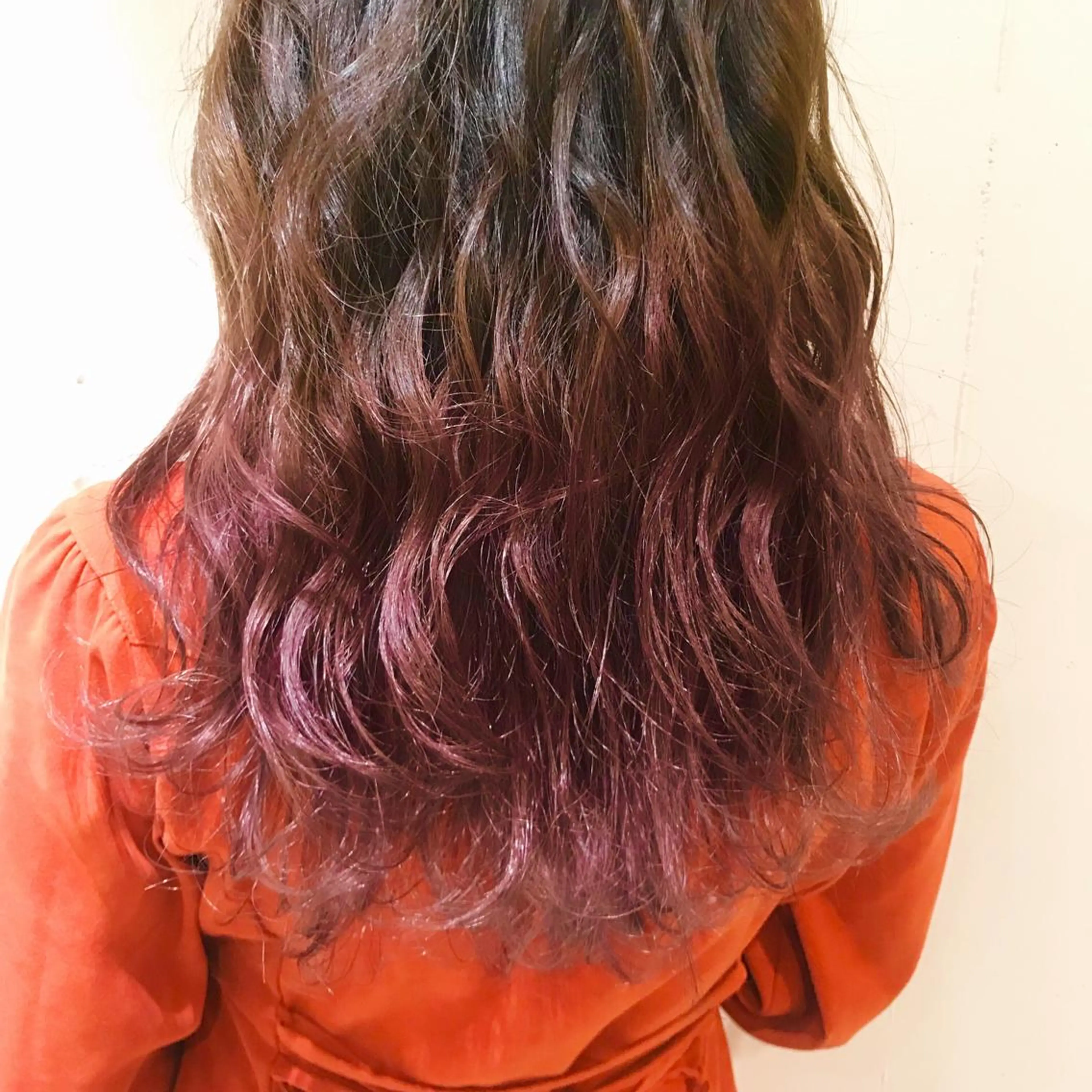 セミロング カラー スナコザワ レナのヘアスタイル