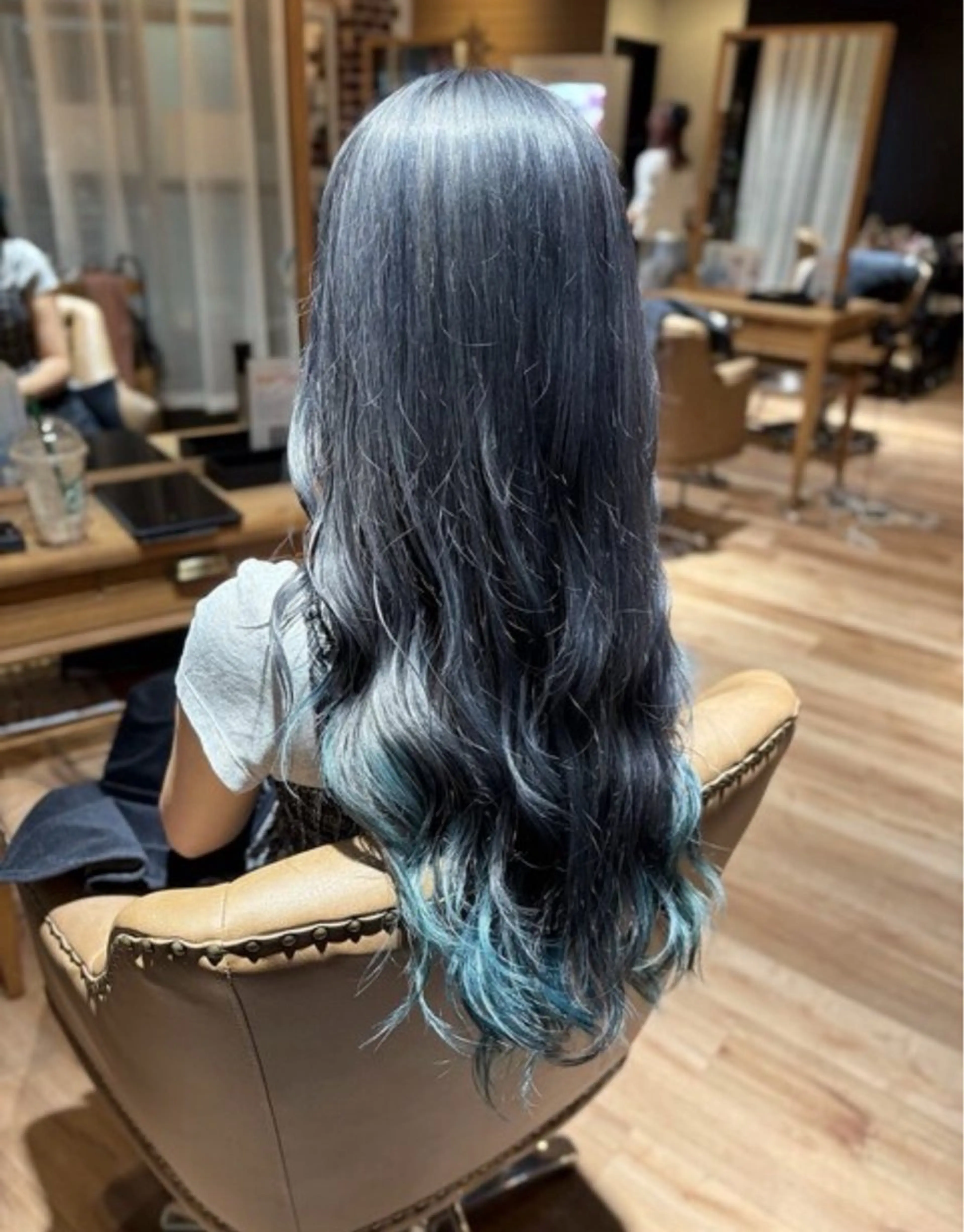 カラー ヘアカラー 梶 瑞希のヘアスタイル