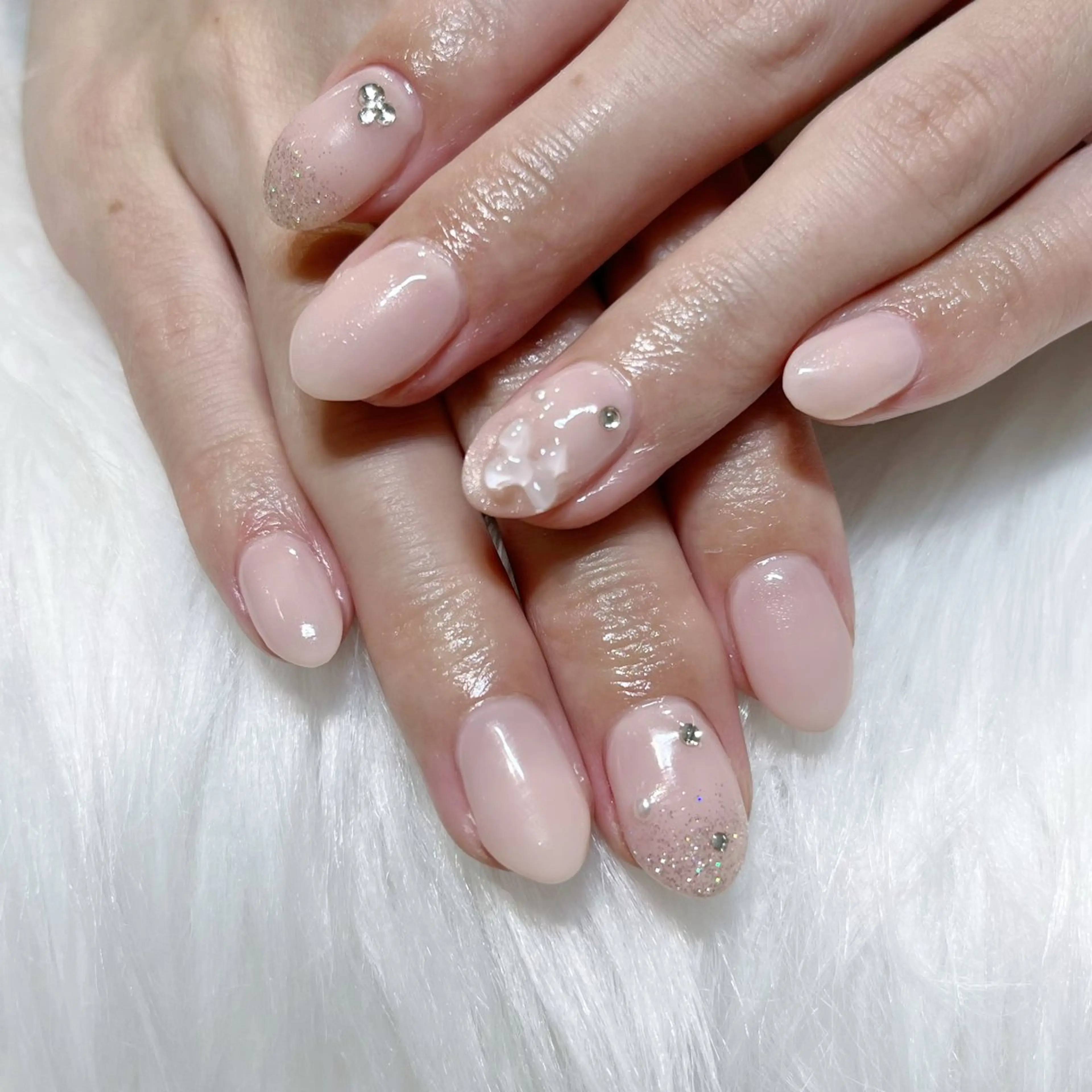 ネイル アートネイル フラッシュネイル ガーリー 韓国ネイル 持ち込み KOKONA 🎀のネイルデザイン