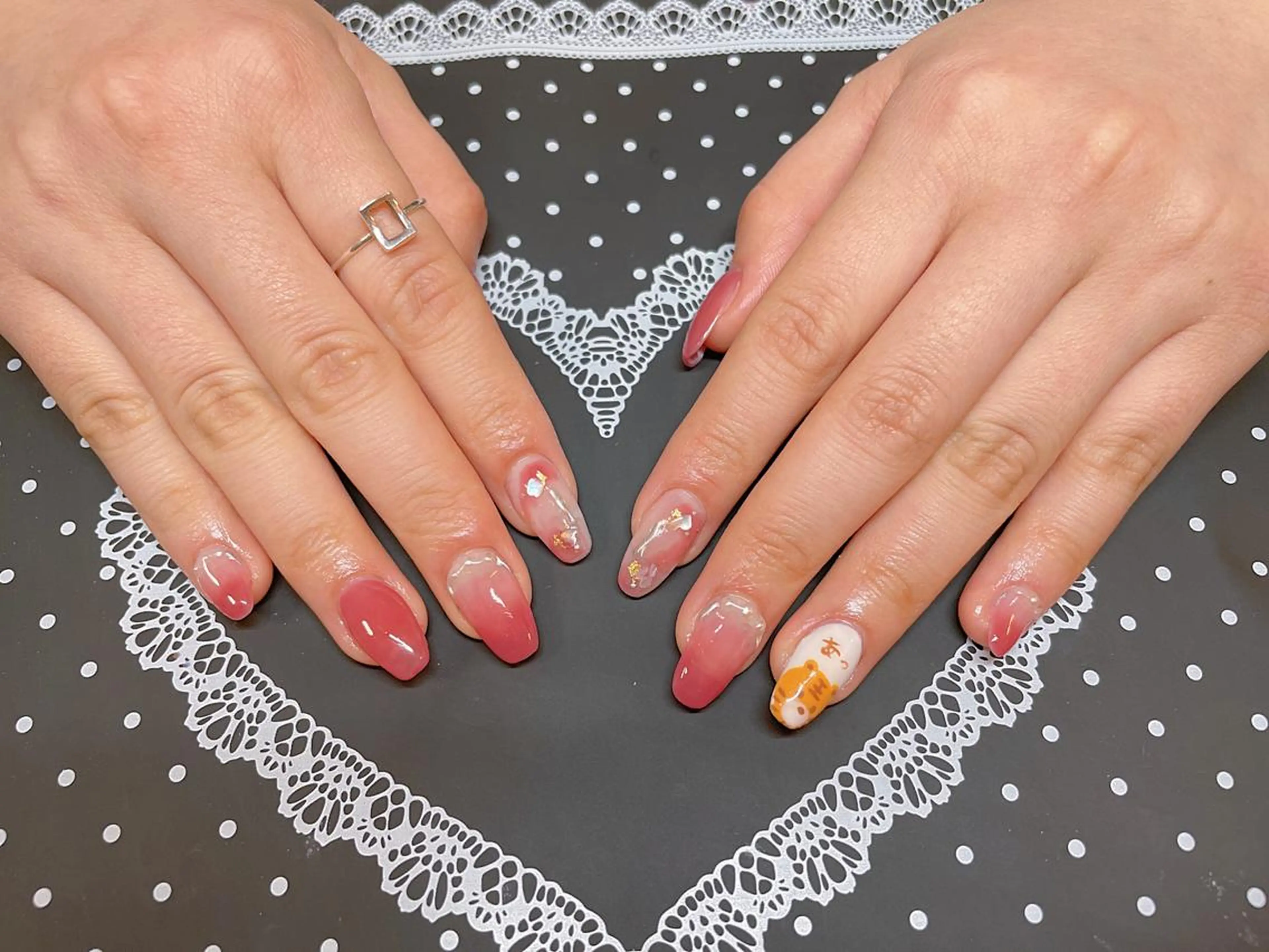 ネイル アートネイル べっ甲ネイル グラデーション ハンドネイル エン Nail salonのネイルデザイン