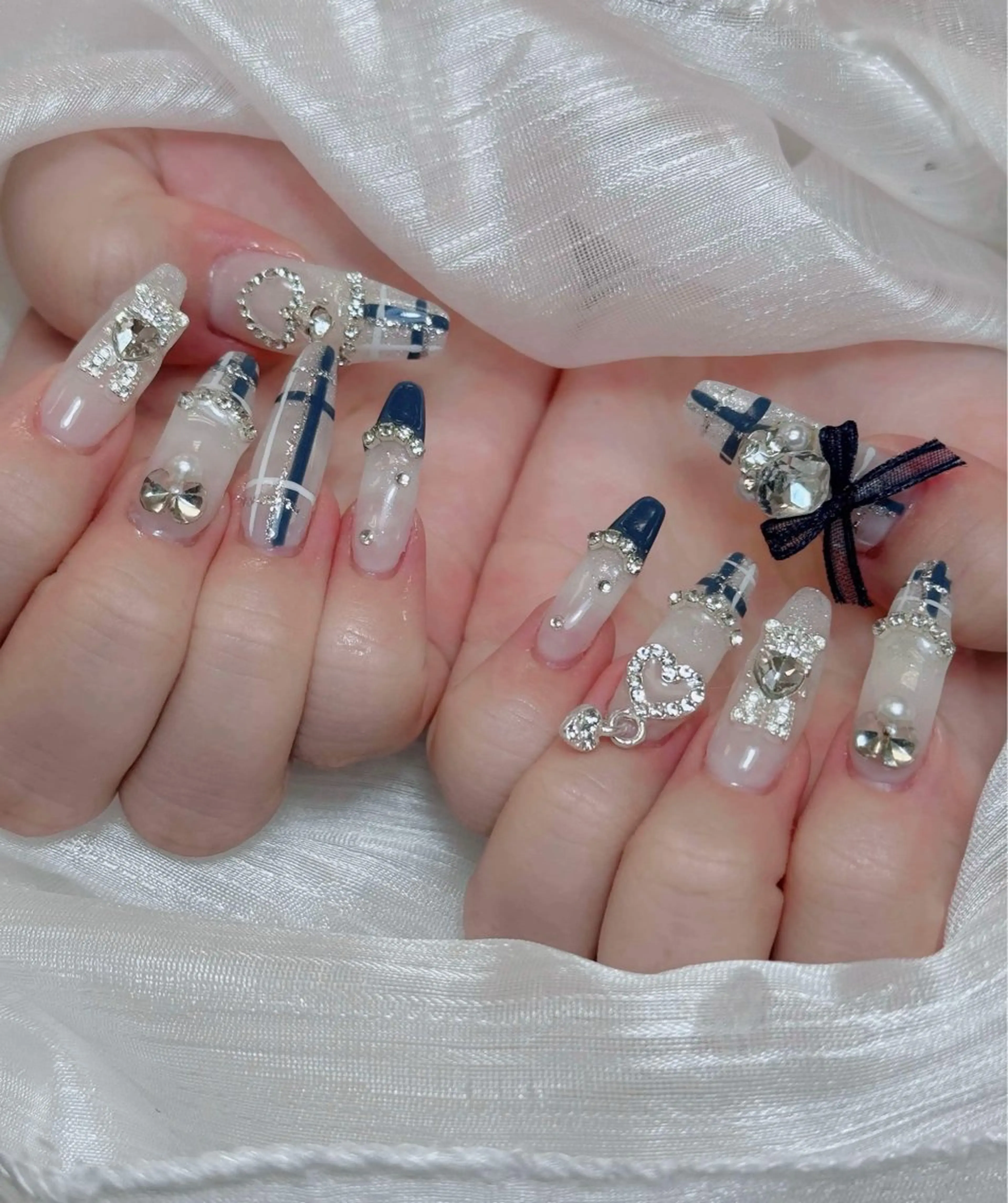 ネイル アートネイル オーロラネイル チークネイル 長さ出し フットネイル Anh Nail 歌舞伎町のネイルデザイン