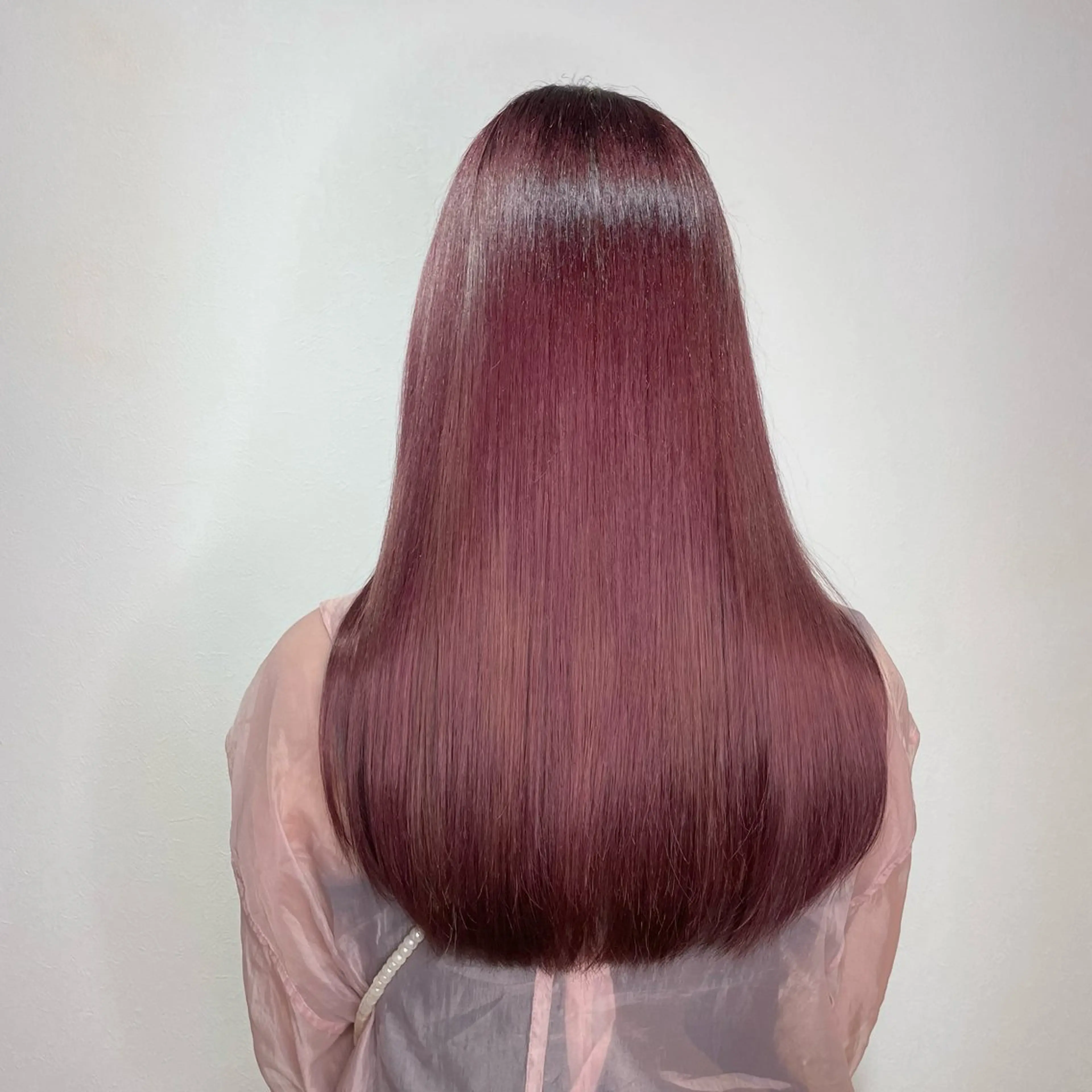 ロング カラー ブリーチ ボルドーカラー ケアブリーチ ダブルカラー 小島 勤夢のヘアスタイル