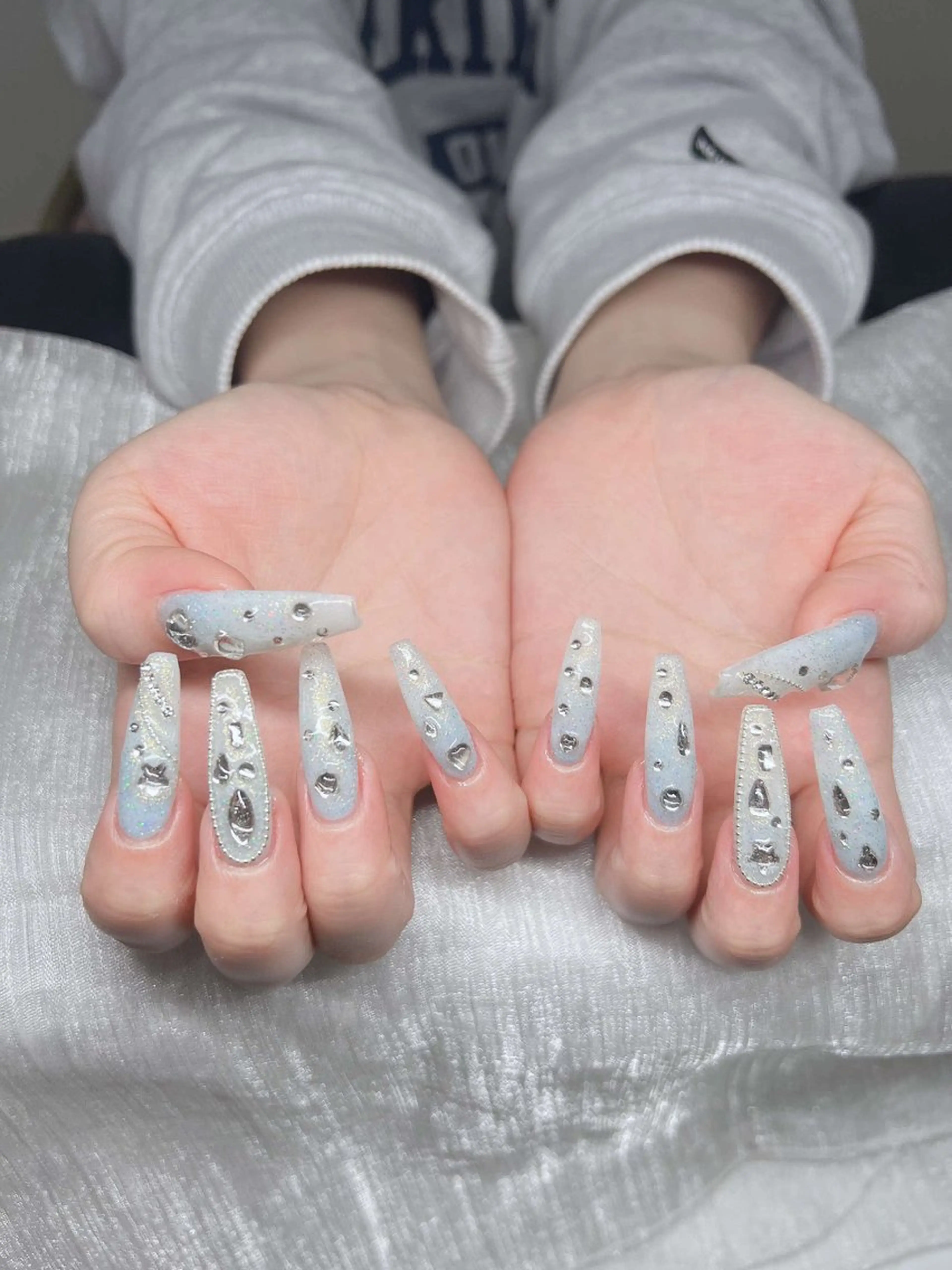 ネイル 長さ出し グラデーション 卒業式 キラキラネイル マグネットネイル Lee Nailsのネイルデザイン