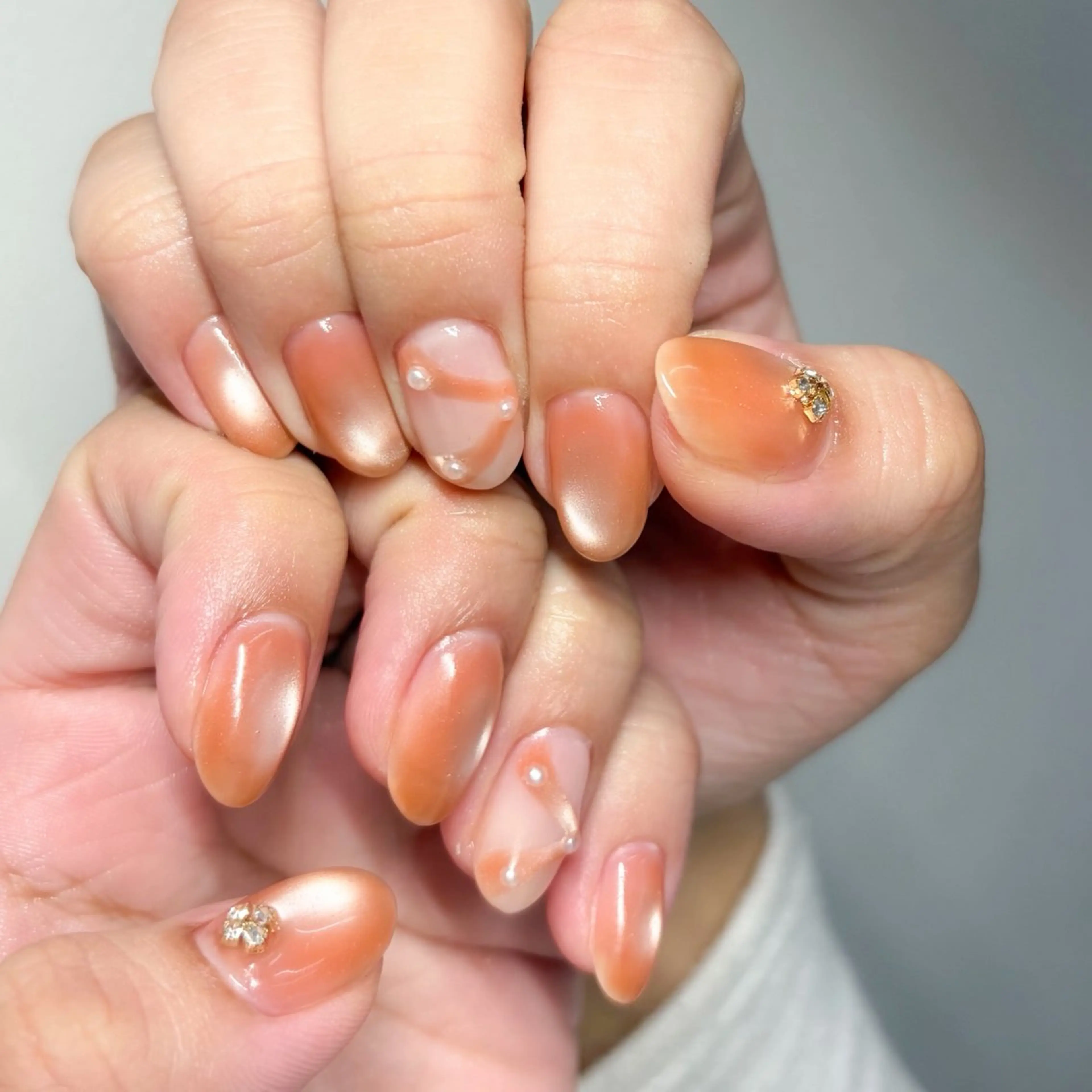 ネイル ブルー ゴールド キラキラネイル マグネットネイル ニュアンスネイル ハンドネイル ネイルマム ジジのネイルデザイン