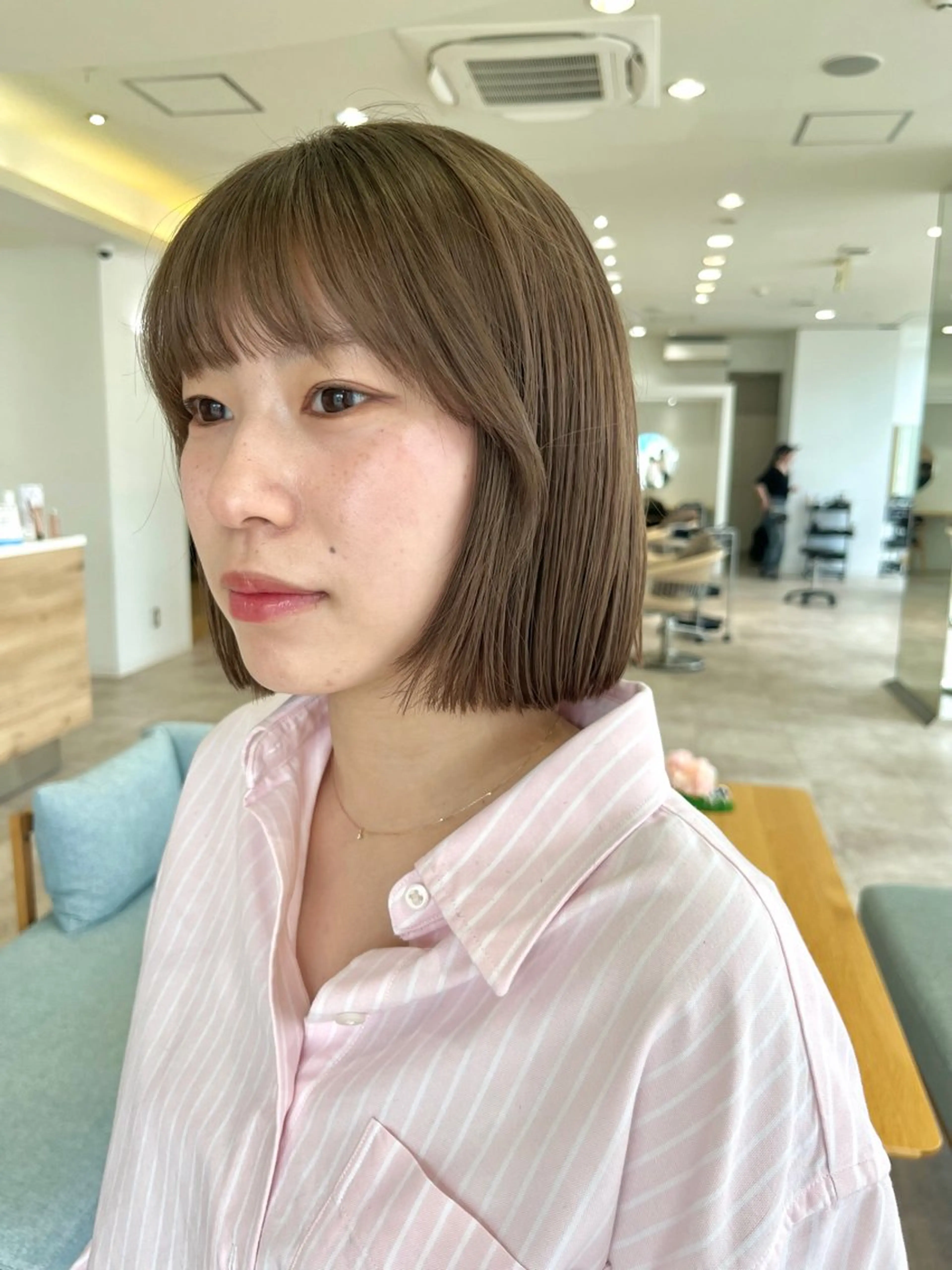 ショート カラー 切りっぱなしボブ ボブ レイヤーカット カット ヘアカラー トリートメント cana カナ/レイヤーカットのヘアスタイル