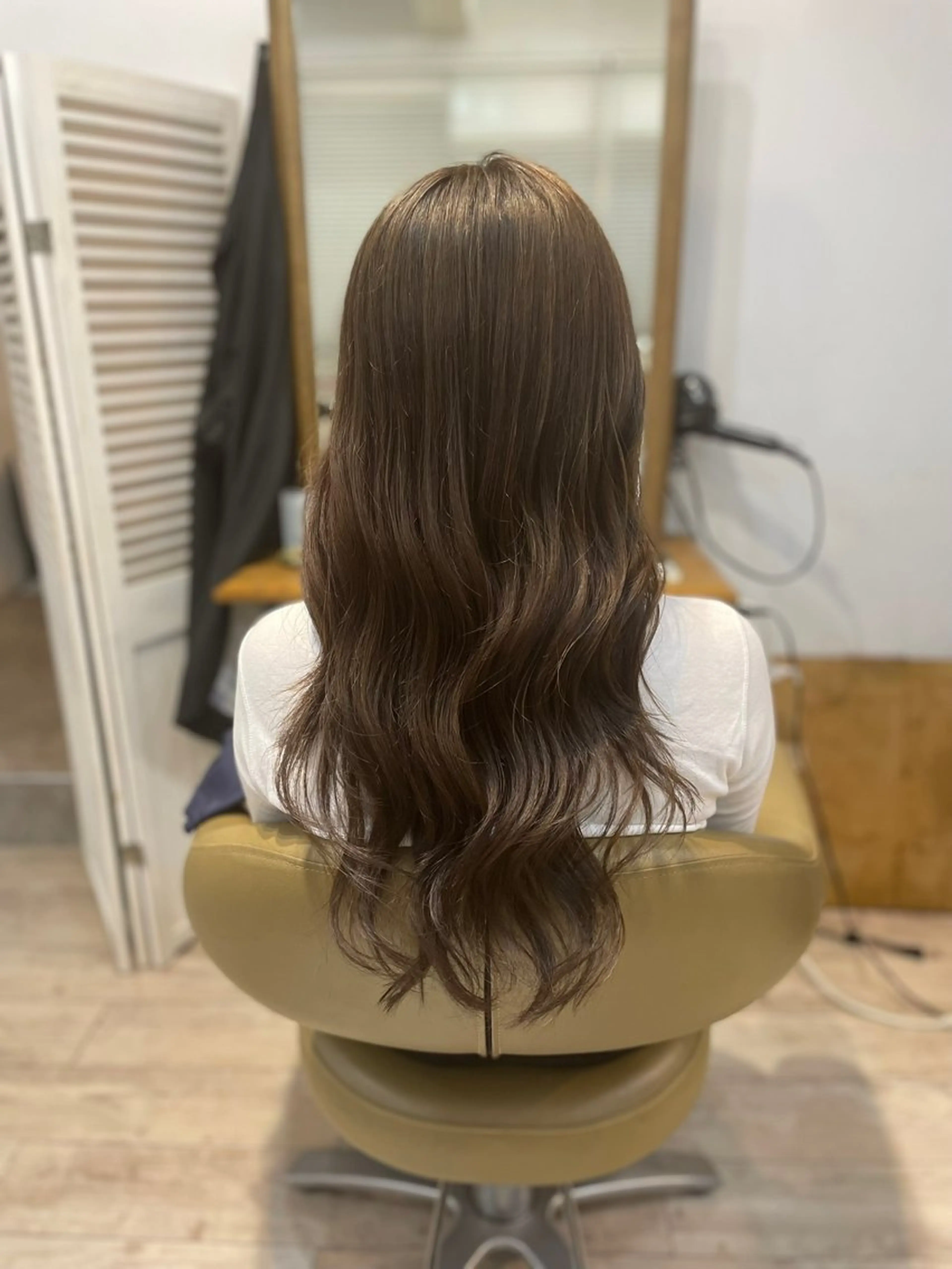 ロング カラー 茅野 あゆ美のヘアスタイル