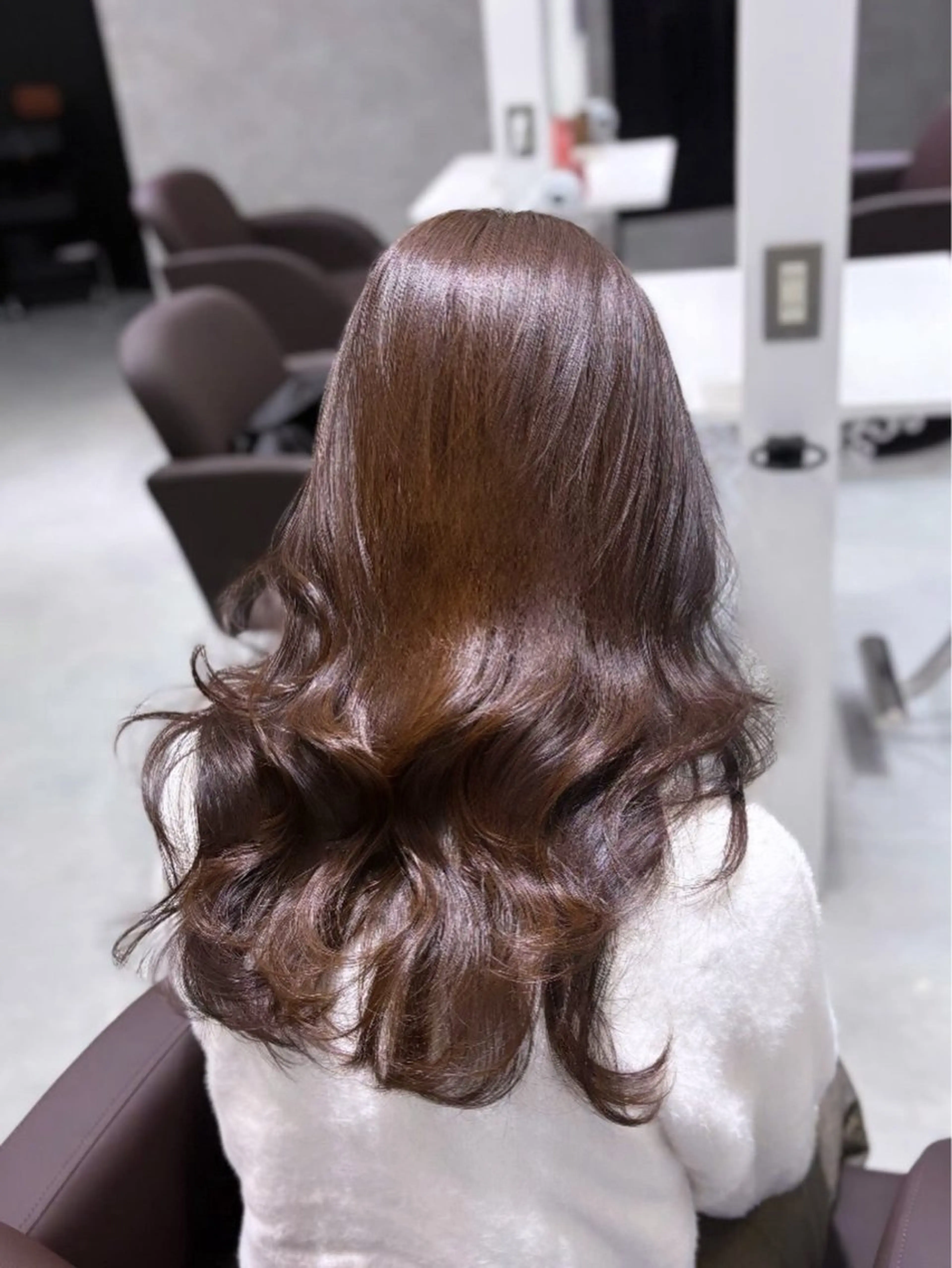 セミロング アッシュ カット ヘアカラー トリートメント あい❤︎ /髪質改善/韓国巻きのヘアスタイル