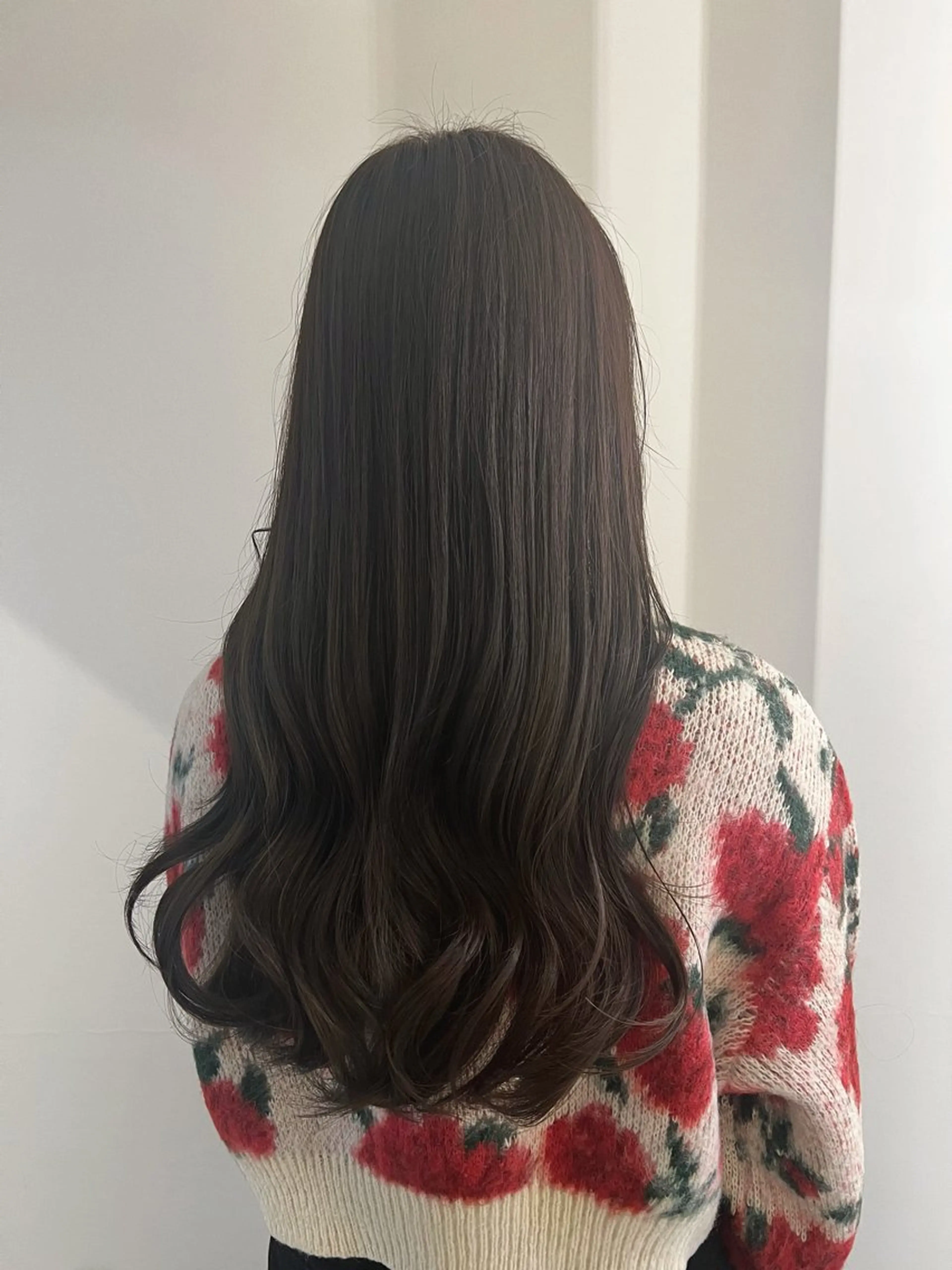 ロング カラー 透明感カラー グレージュ ラベンダーカラー ラベンダーグレージュ ラベンダーグレー ヘアカラー トリートメント 工藤 梨花のヘアスタイル