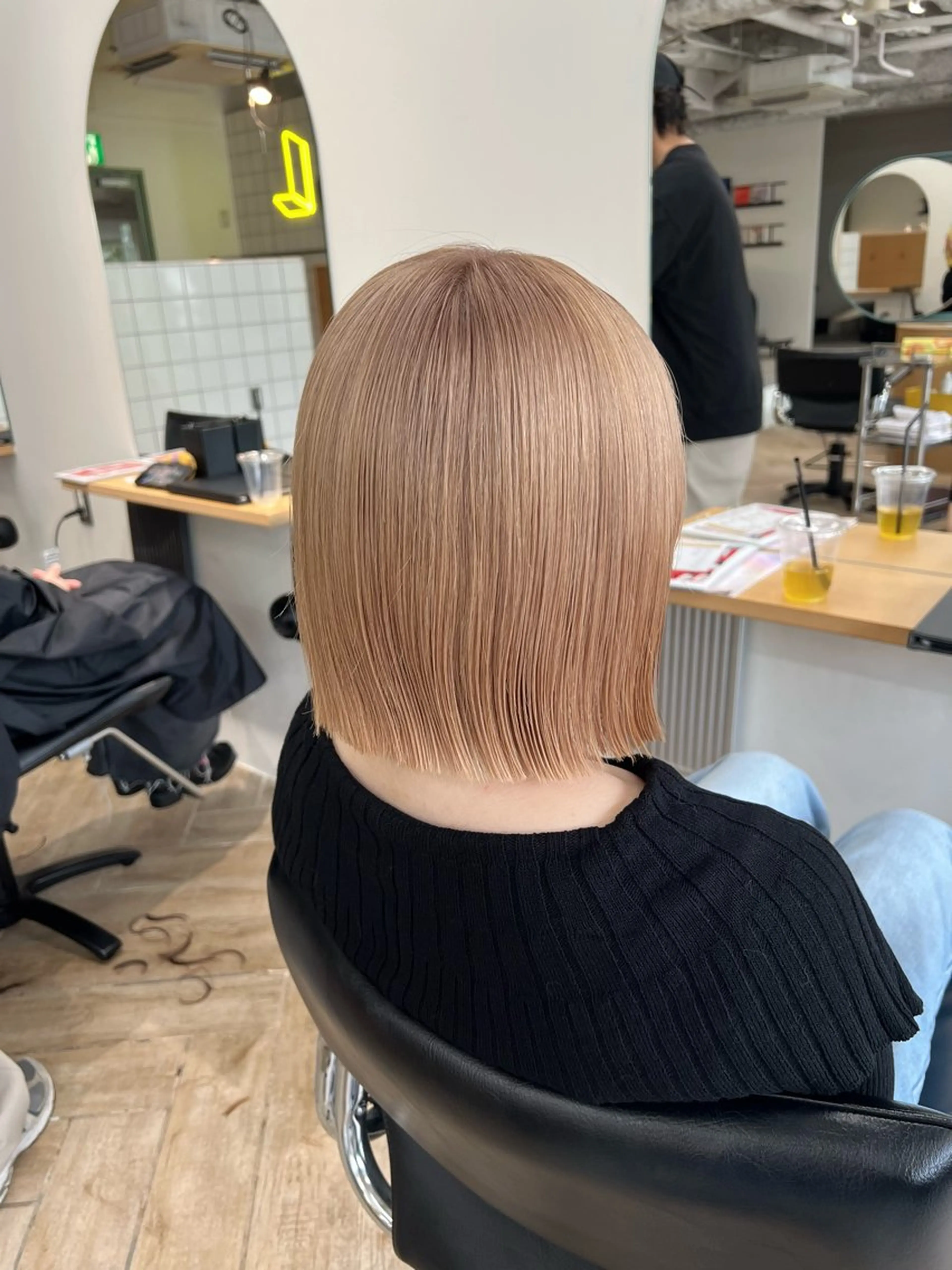 ショート カラー カット ヘアカラー トリートメント ベージュ/髪質改善 新潟/万代/井上佑のヘアスタイル