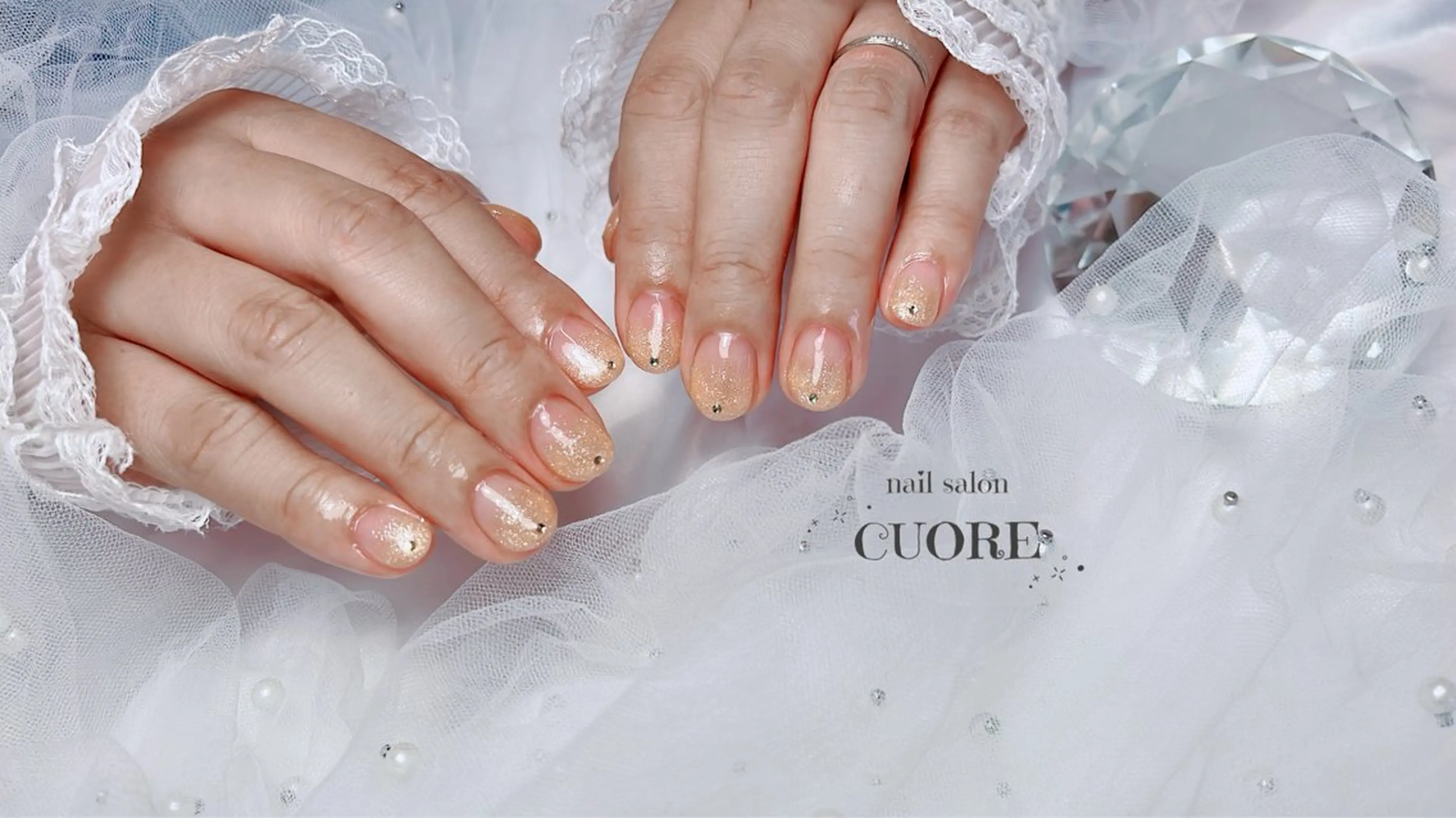 ネイル グラデーション ラメ(グリッター) ラメグラデーション ストーンネイル ハンドネイル nail salon CUOREのネイルデザイン