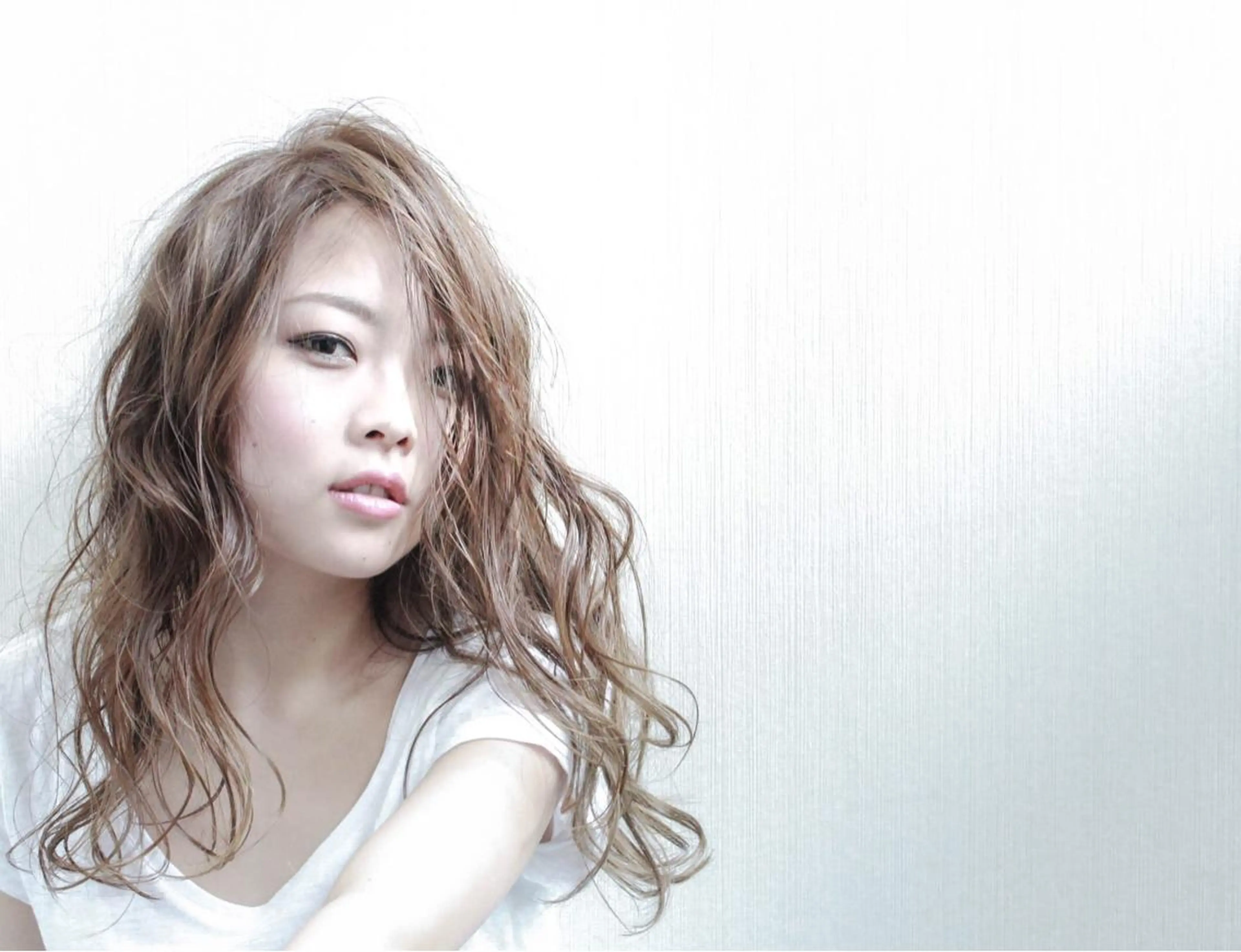ロング カラー グレージュ 西川 ヒロキのヘアスタイル