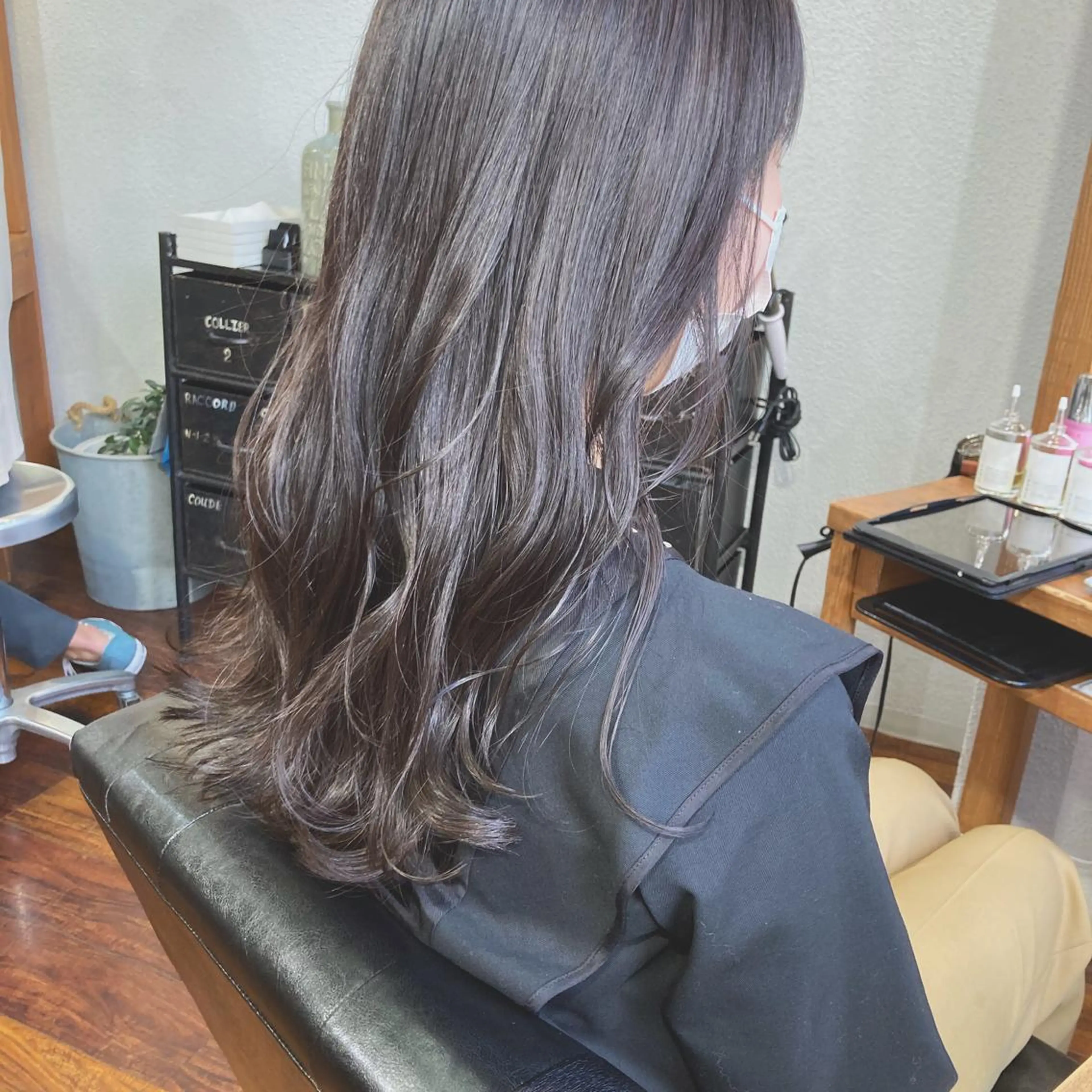 セミロング カラー ブリーチ 透明感カラー グレージュ ラベンダーカラー ラベンダーグレージュ 小木曽智美 /ボブ/ショートのヘアスタイル