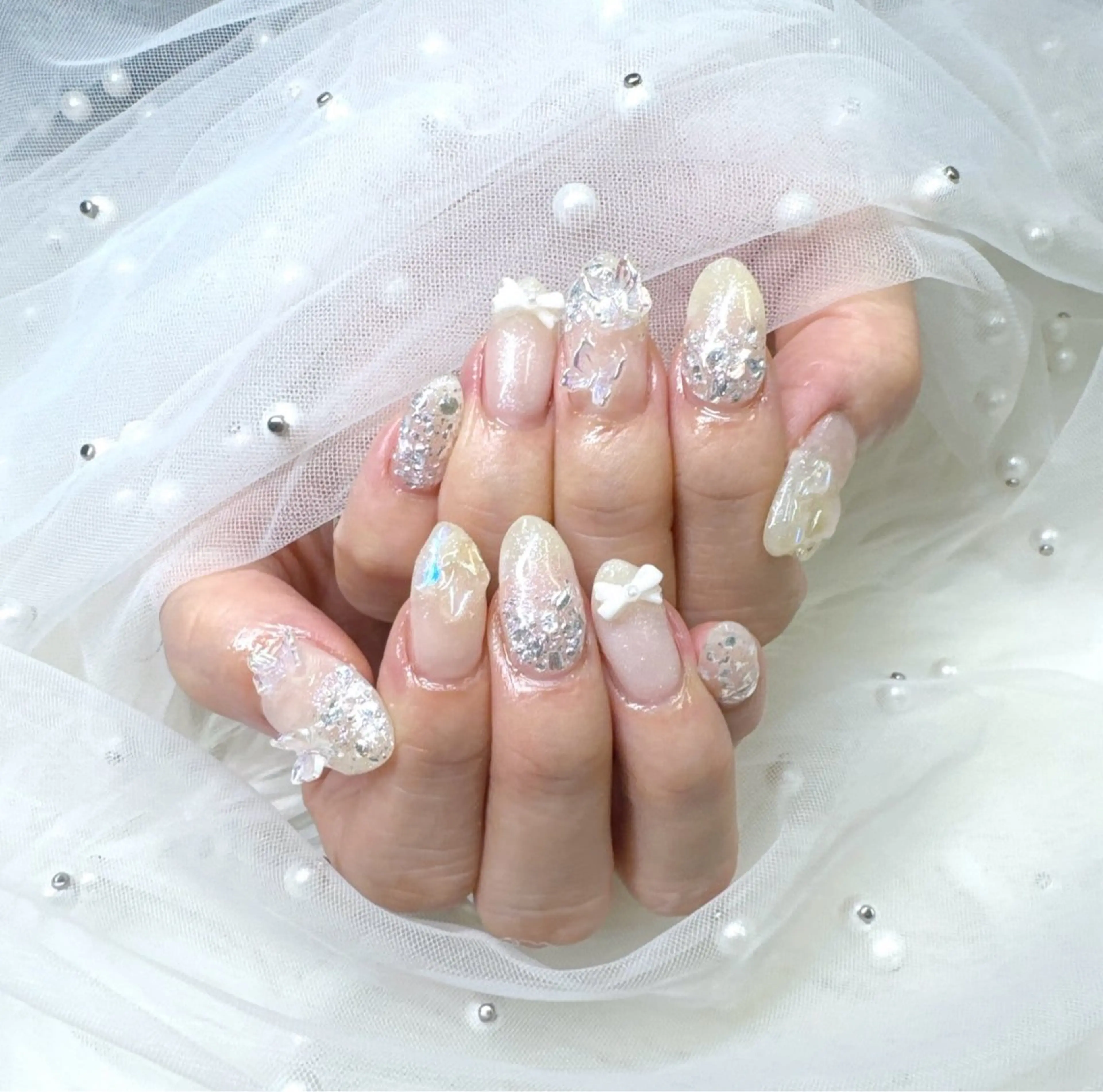 ネイル 成人式 フレンチネイル ジェルネイル ガラスフレンチ キラキラネイル ハンドネイル Queeens nailのネイルデザイン