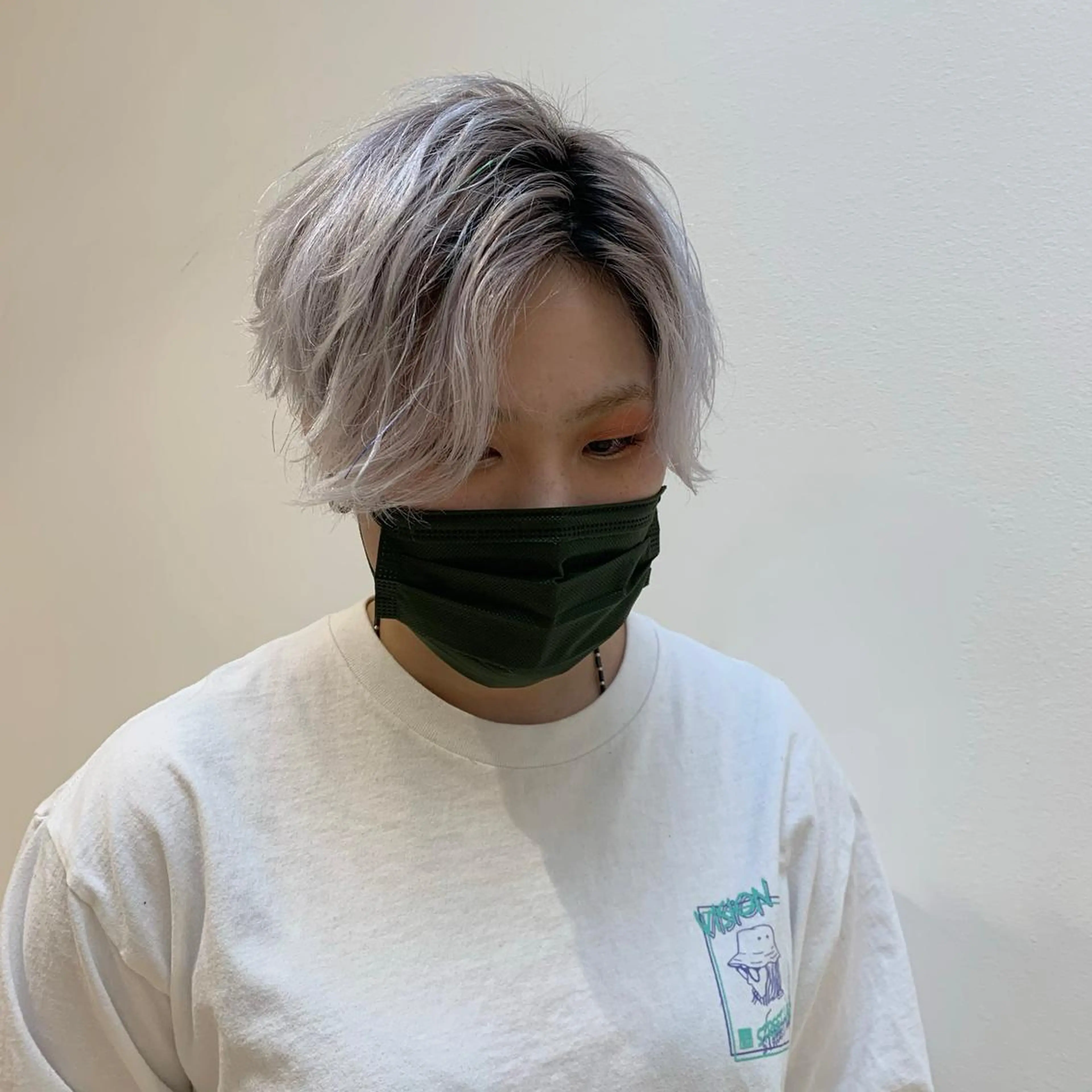 ショート 🐺ウルフ× ハイトーン🐺MOEのヘアスタイル