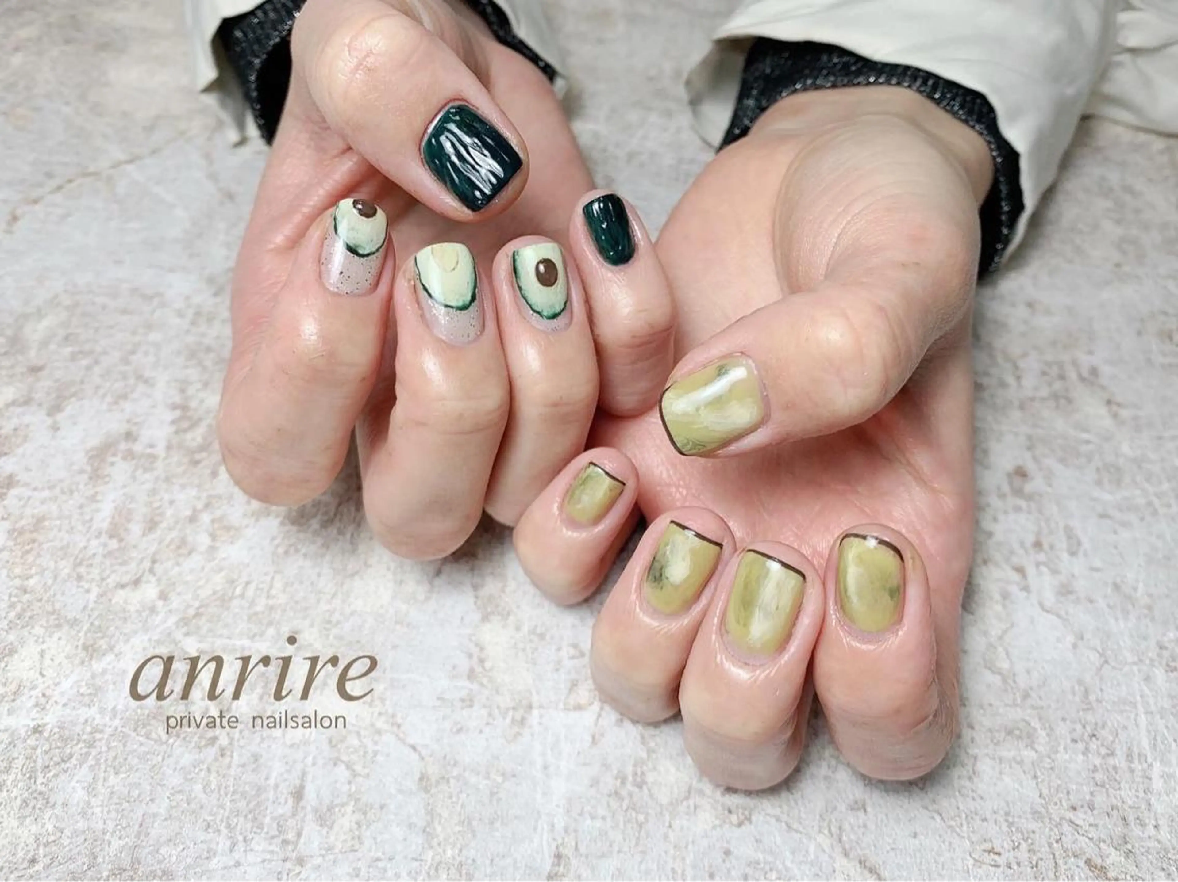 ネイル フレンチネイル グリーン ニュアンスネイル スクエアネイル ハンドネイル nailsalon anrireのネイルデザイン