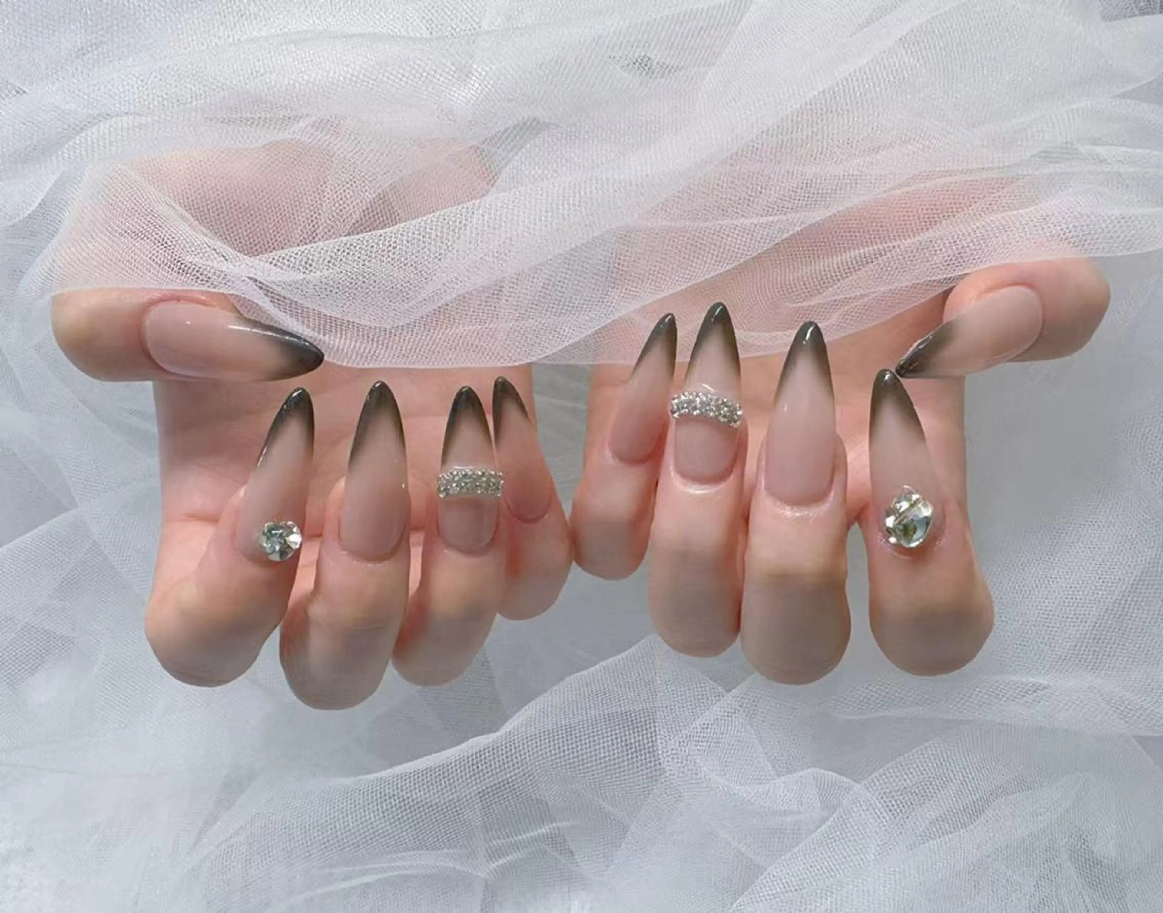 ネイル 長さ出し フレンチネイル ジェルネイル ガラスフレンチ 韓国ネイル Hana Bloom Nail💛Rinaのネイルデザイン