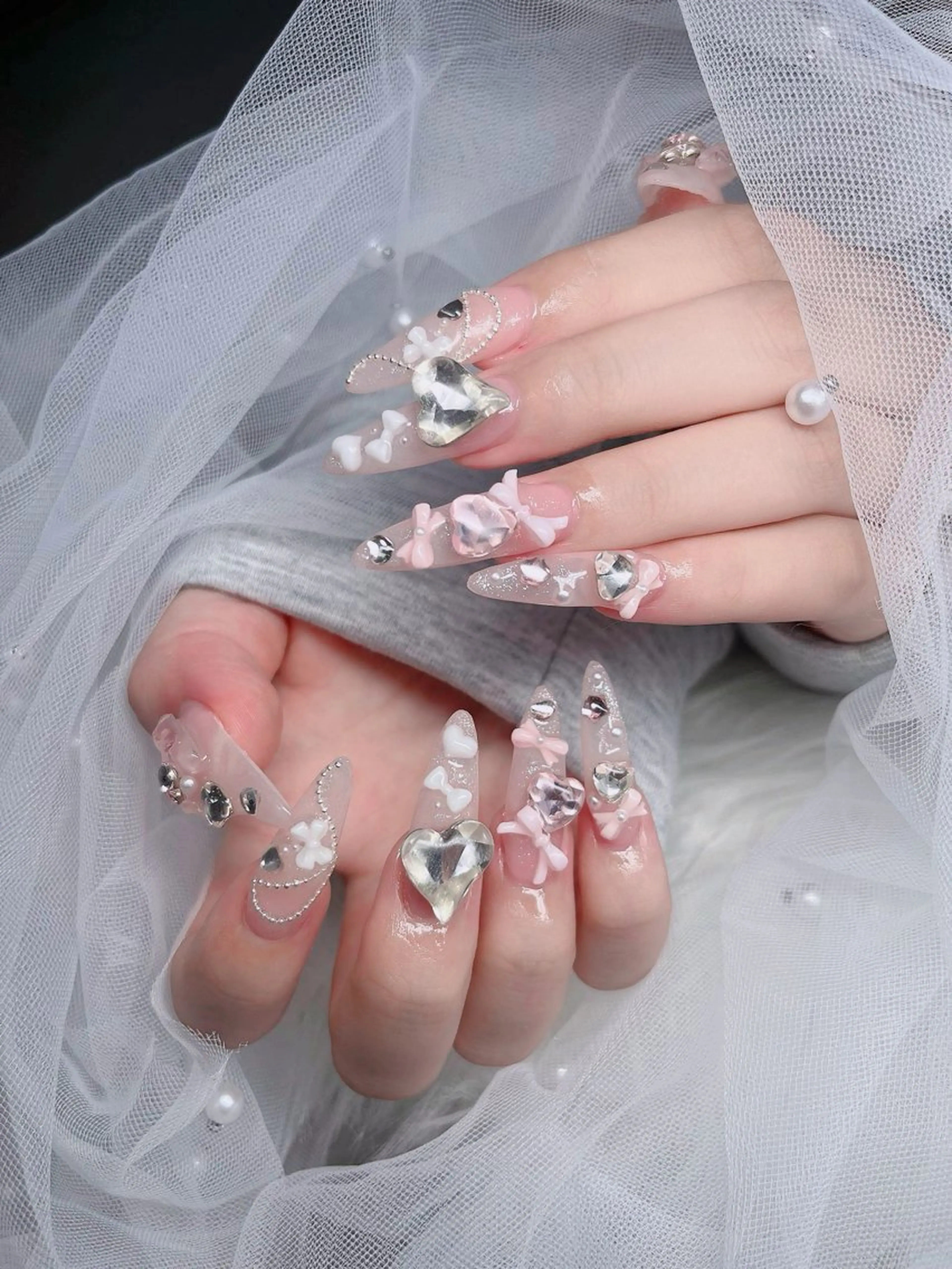 ネイル オーロラネイル フレンチネイル ジェルネイル ハロウィン キラキラネイル ハンドネイル H.baby Nail Salonのネイルデザイン