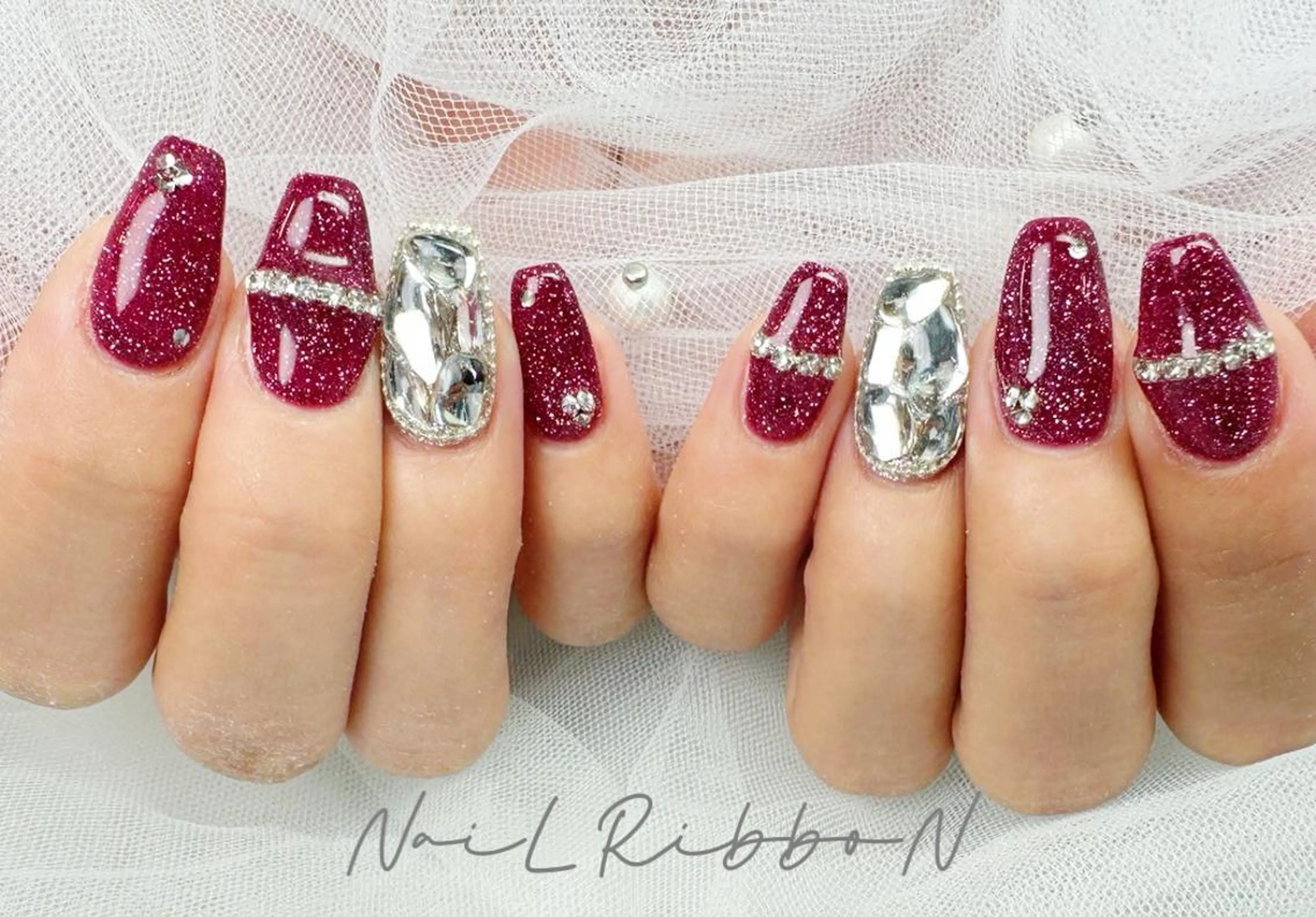 ネイル オーロラネイル 長さ出し フレンチネイル ガーリー キラキラネイル ネイルリボン 本家のネイルデザイン