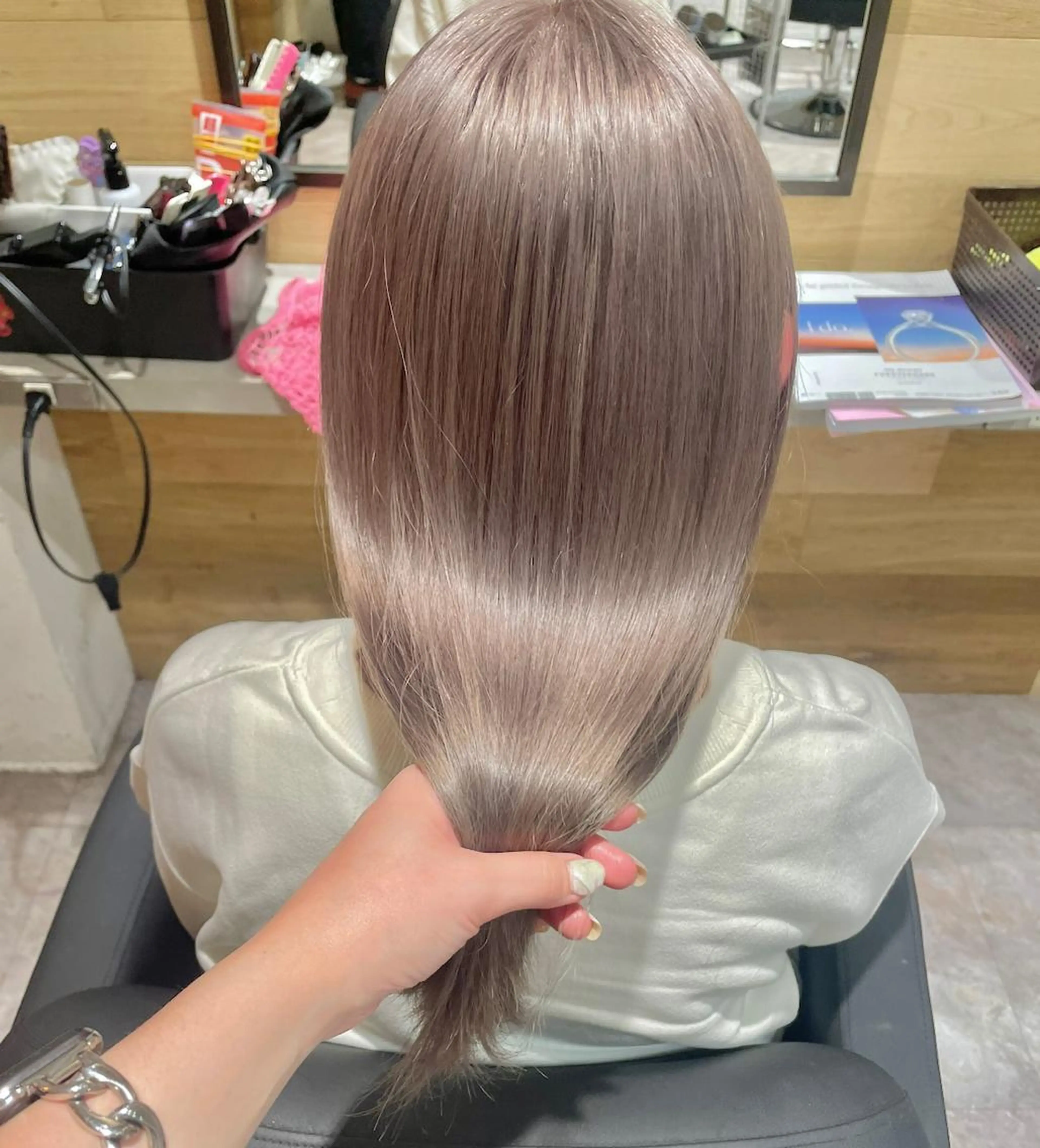 セミロング カラー カット ヘアカラー トリートメント hisano / ハイトーン･透明感のヘアスタイル