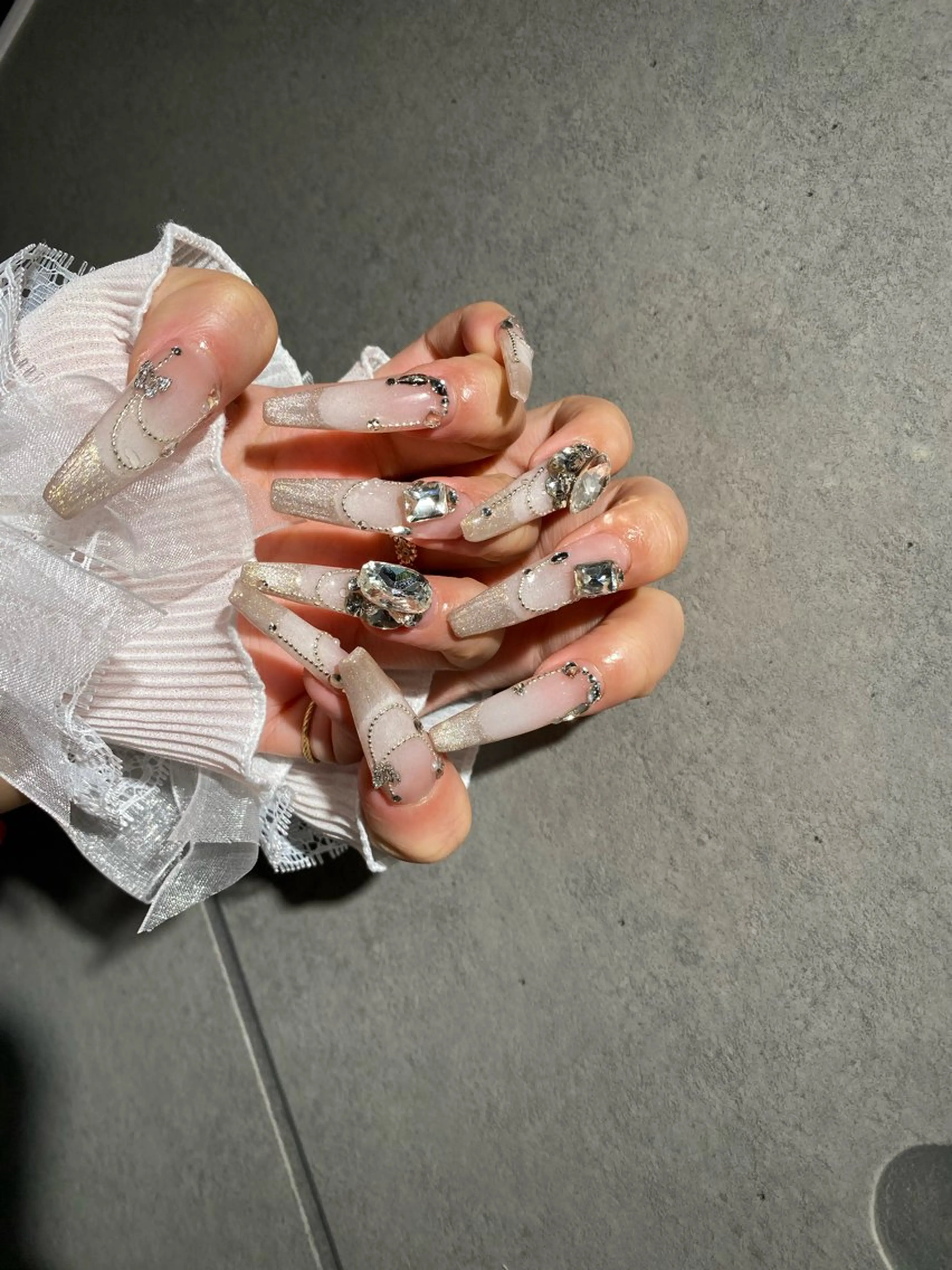 ネイル I-nailロング /ワンホン/キラキラのネイルデザイン