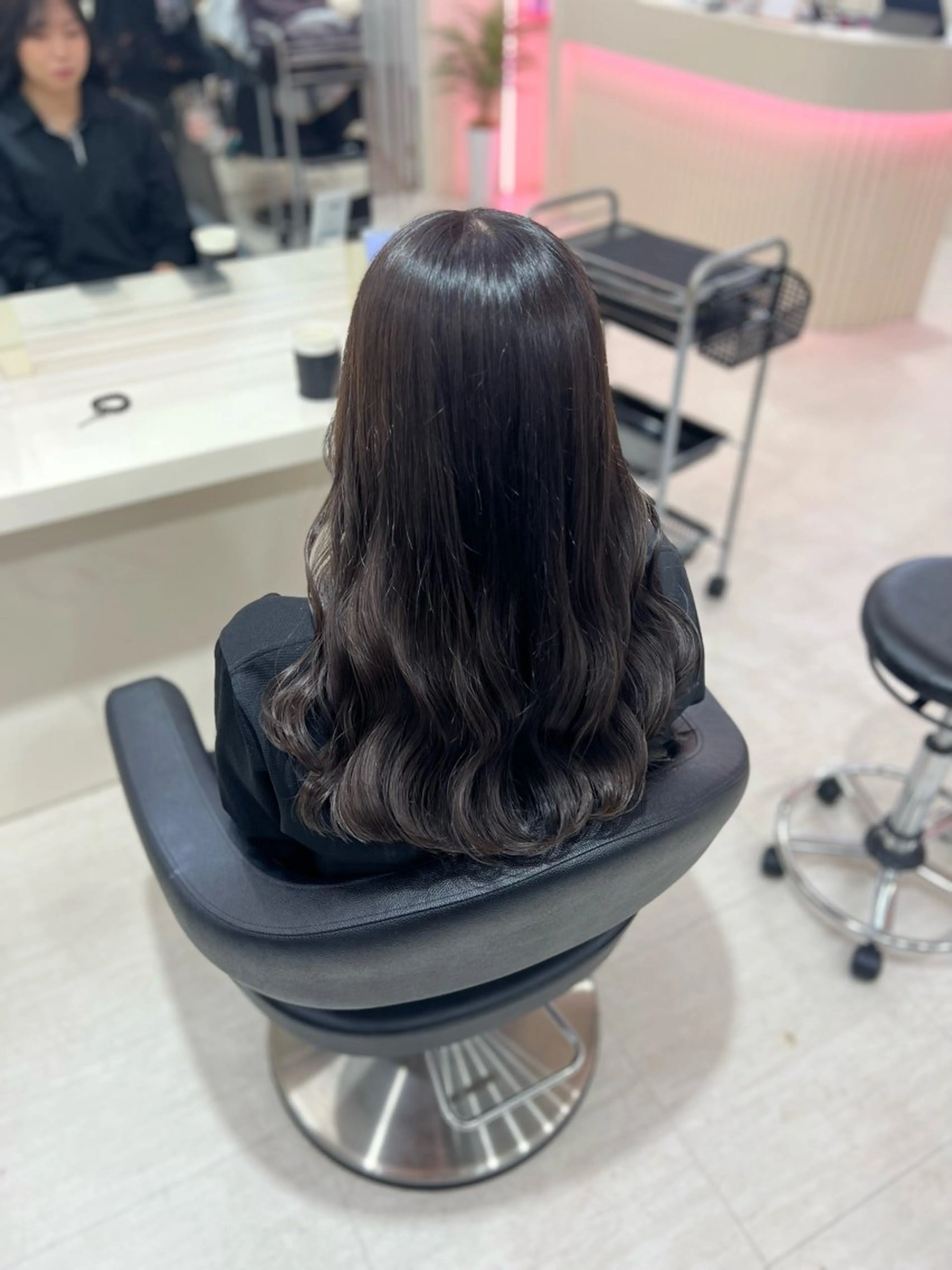 セミロング カラー ヘアアレンジ 韓国レイヤー＆ピンク 艶髪🩶maikoのヘアスタイル