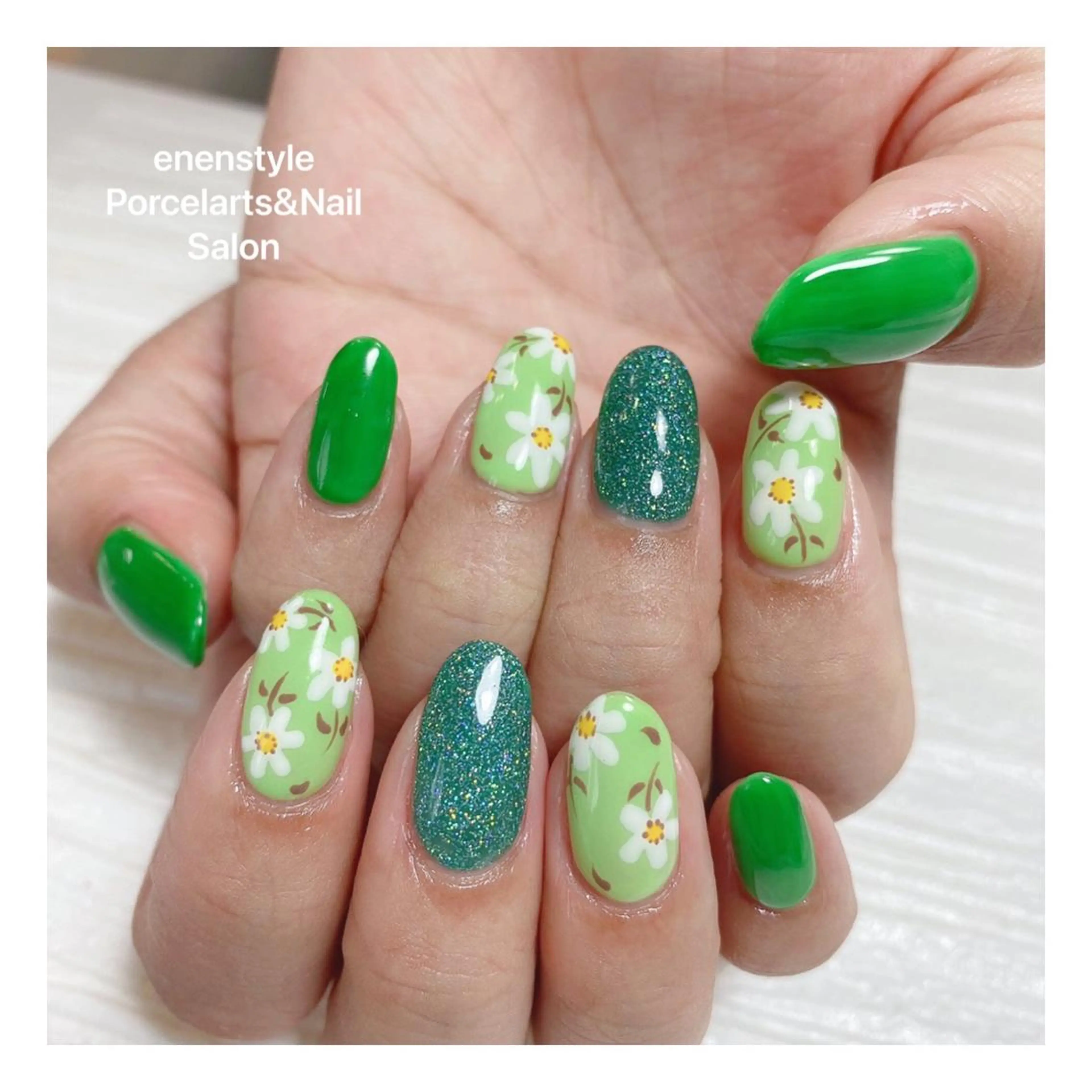 ミディアム ネイル 👑enen style👑のネイルデザイン