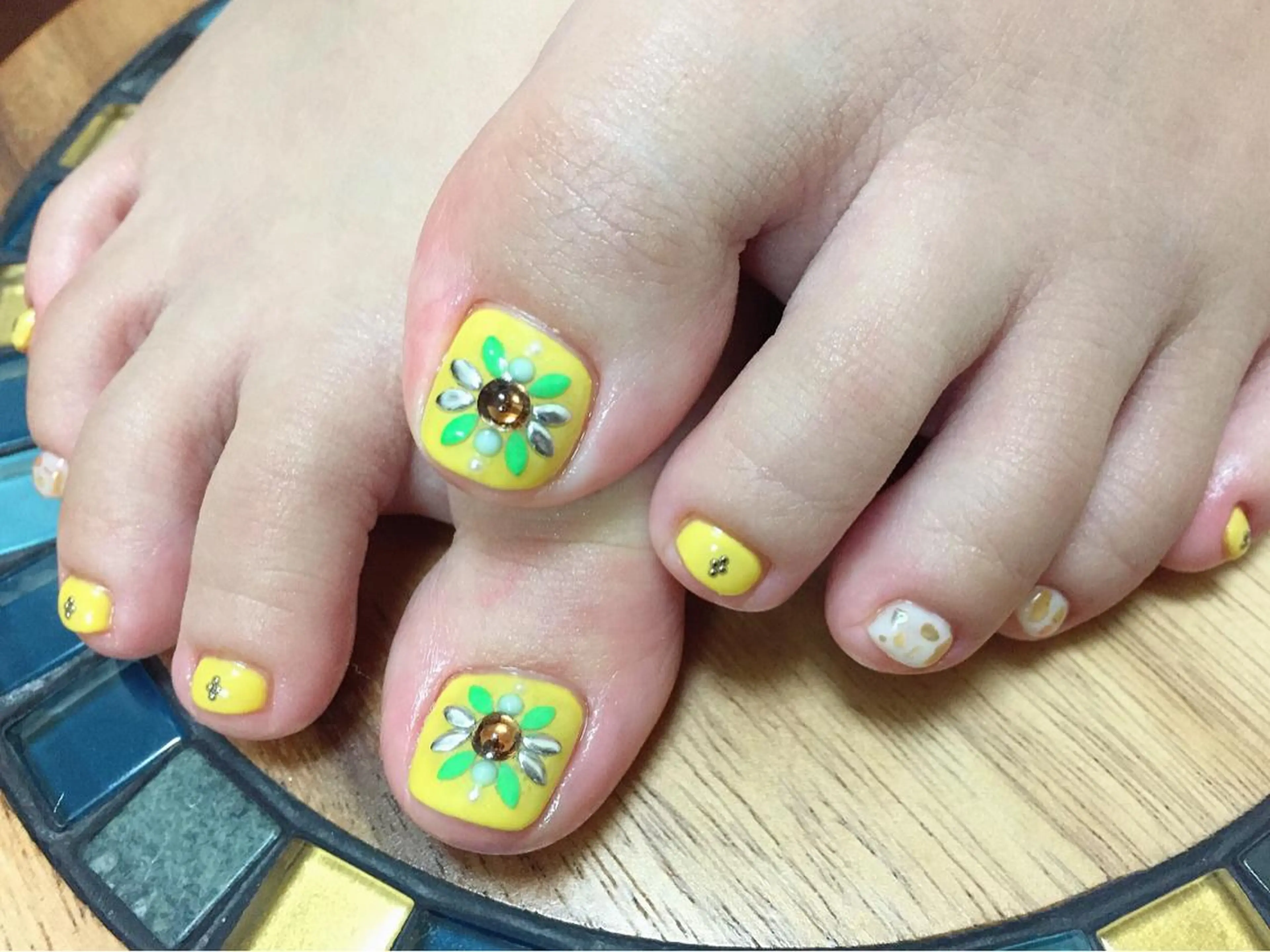 ネイル ｱｲﾗｯｼｭ ﾈｲﾙ ｻﾛﾝ つけるのマツエク・マツパデザイン