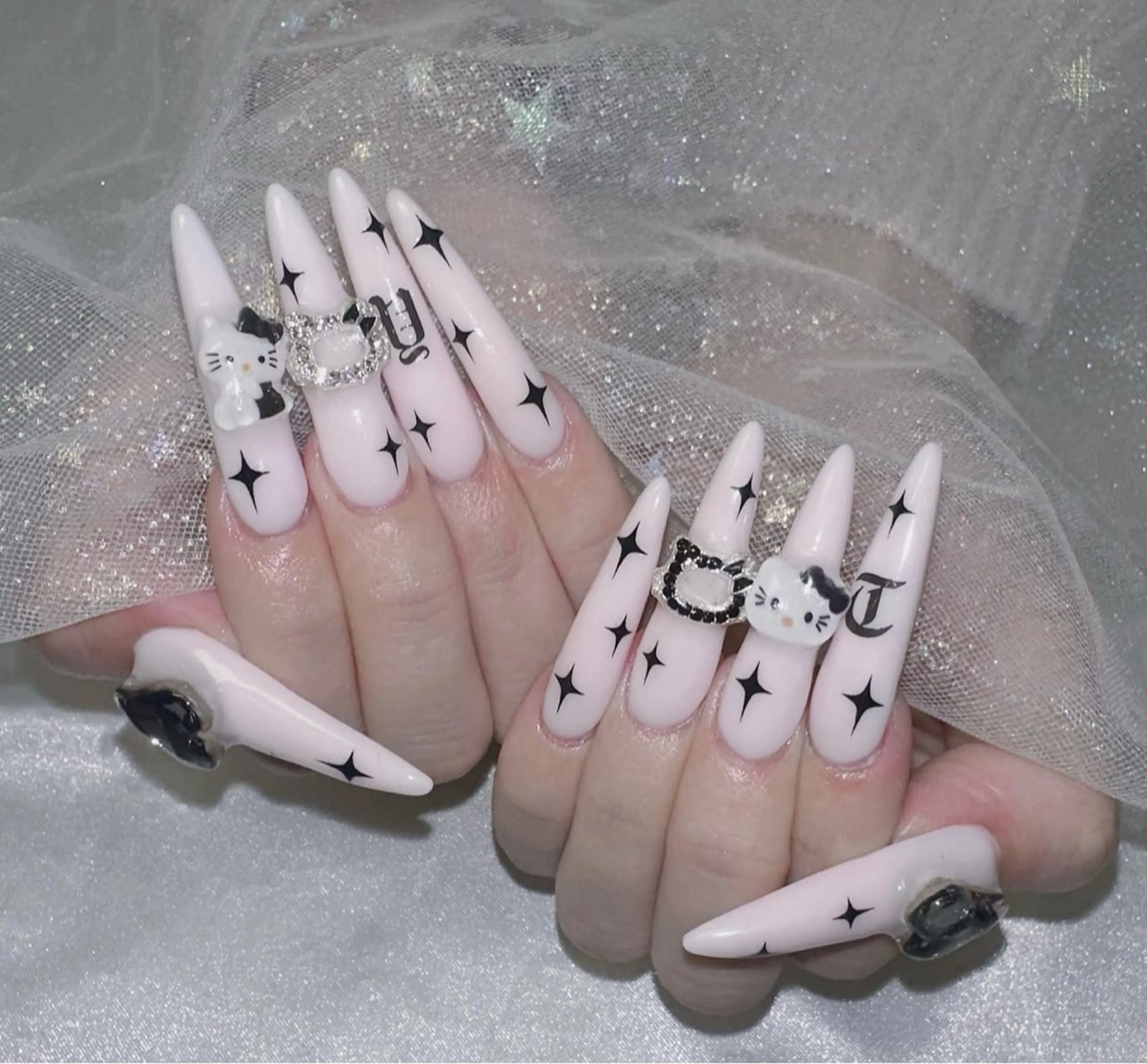 ネイル グラデーション キラキラネイル ワンカラーネイル 冬ネイル Jenn Nail Salonのネイルデザイン