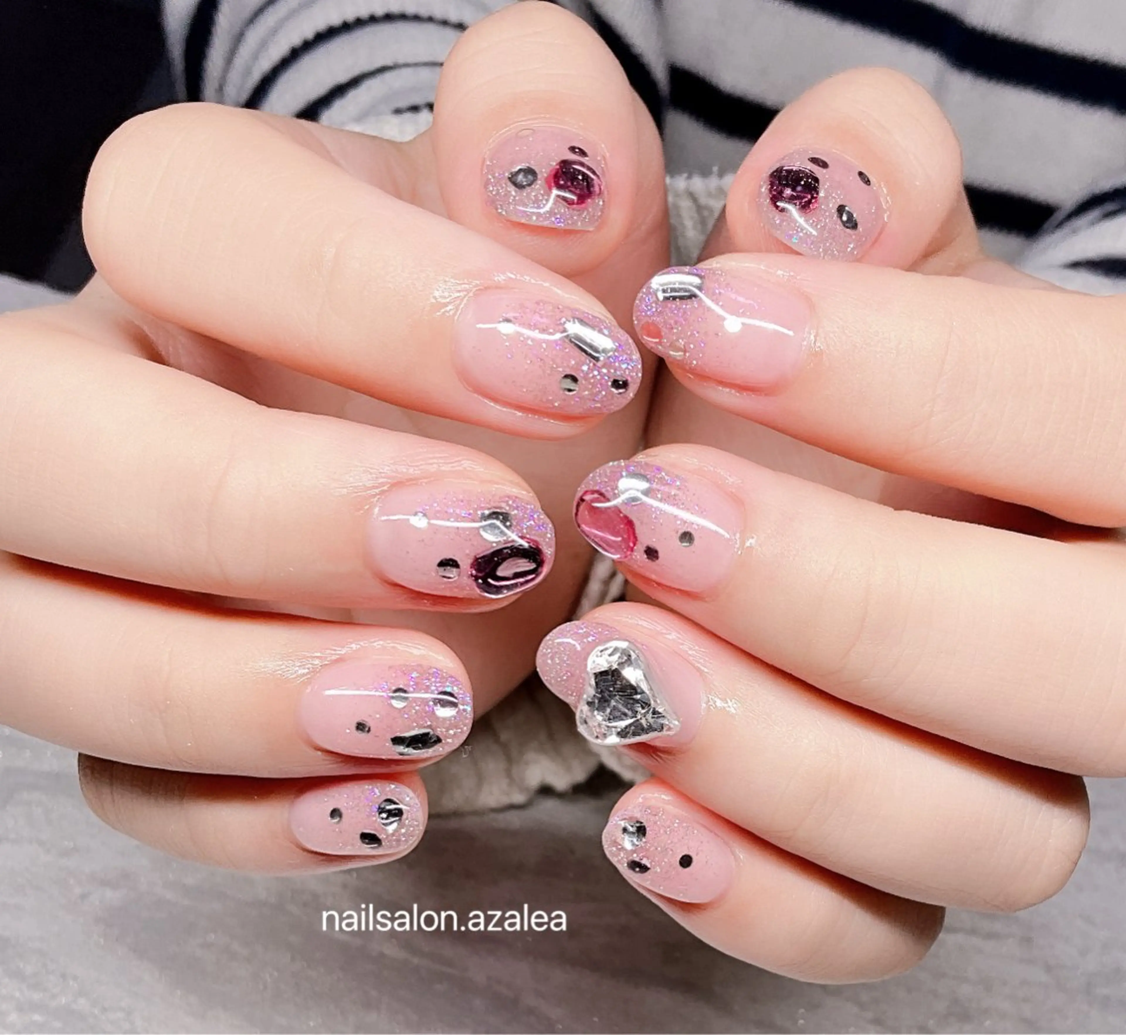 ネイル ハンドネイル R inのネイルデザイン