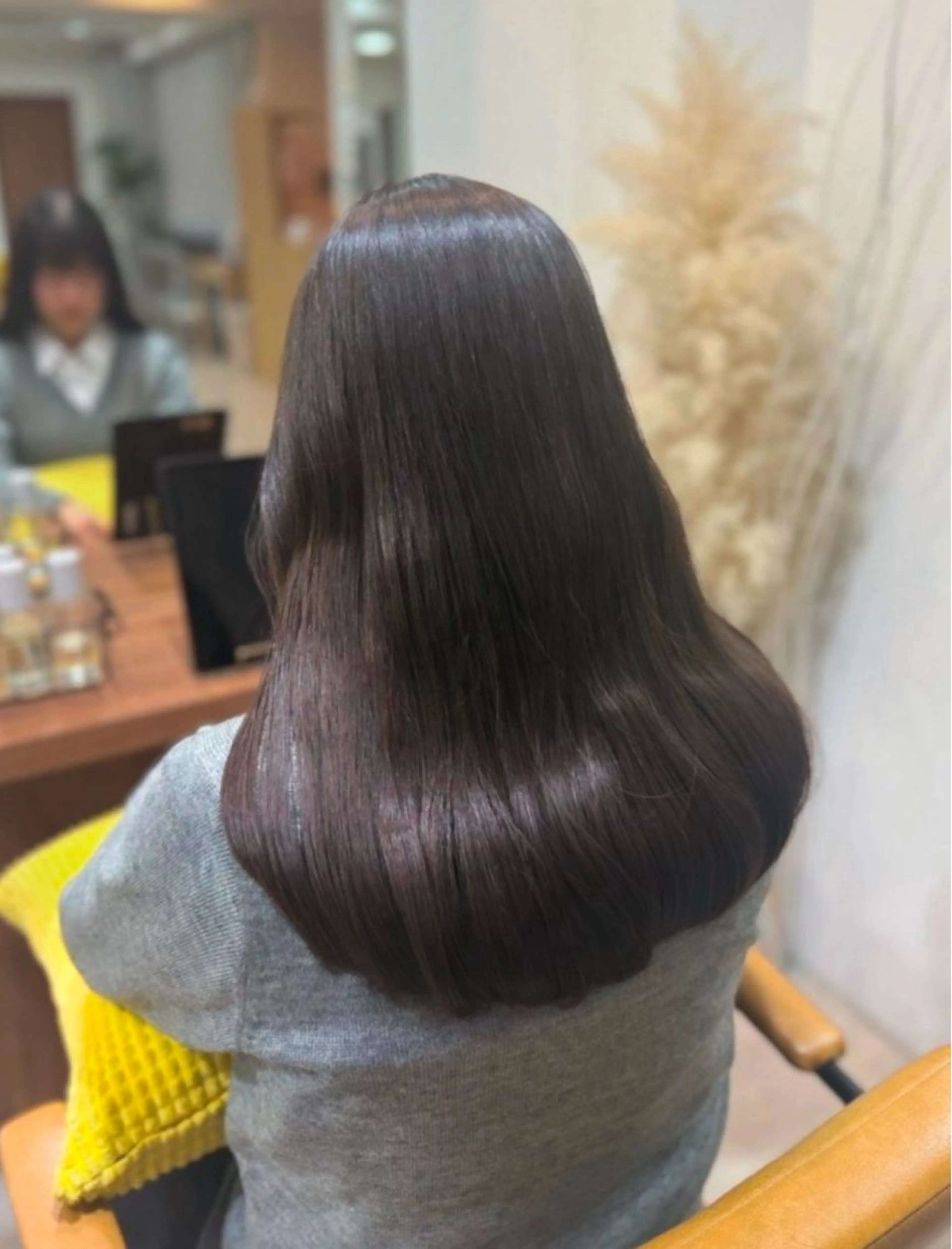 セミロング yuzua/レイヤー /透明感/大人可愛いのヘアスタイル