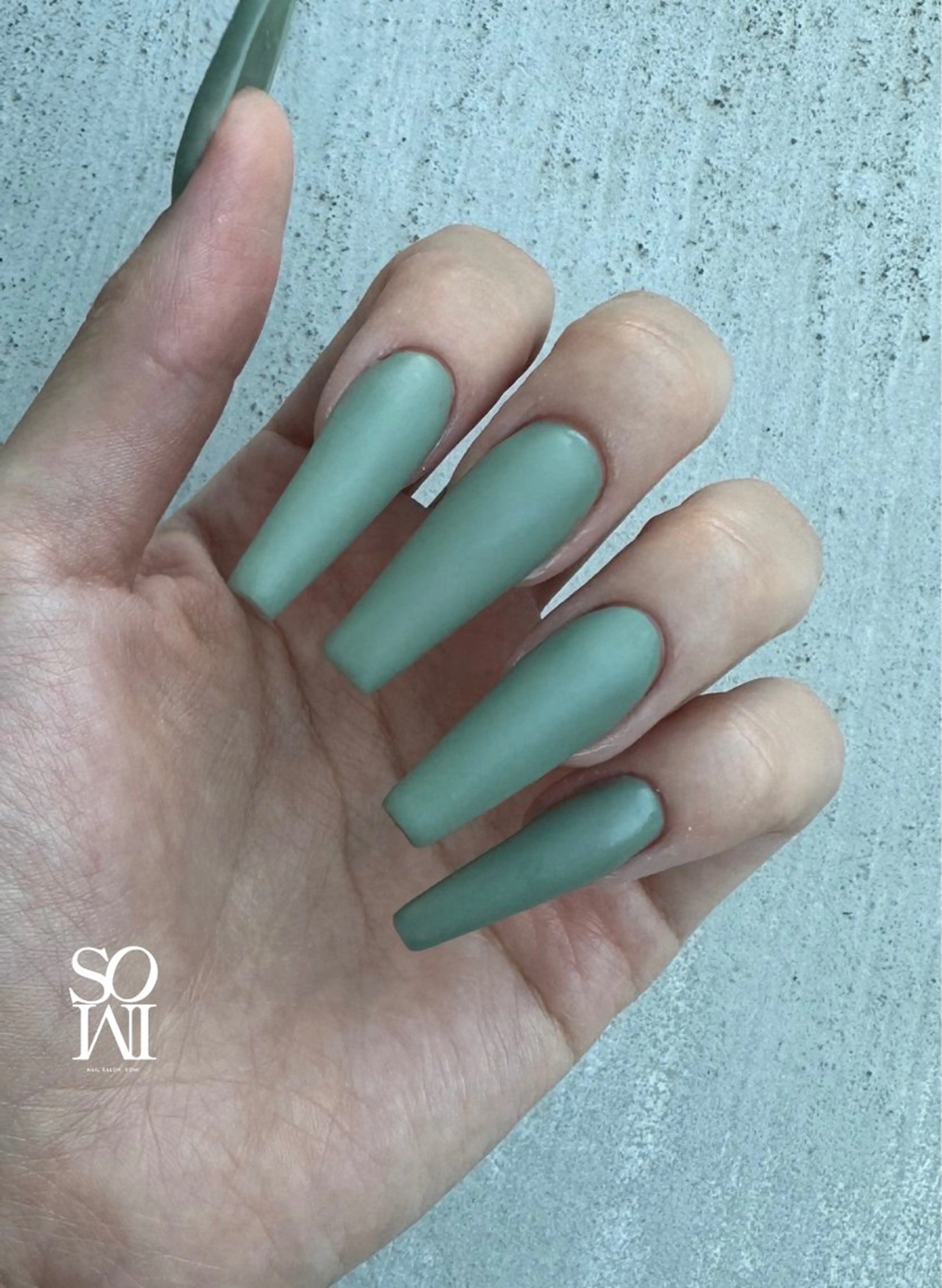 長さだし💅🏻 ワンカラーorラメグラデーションの写真