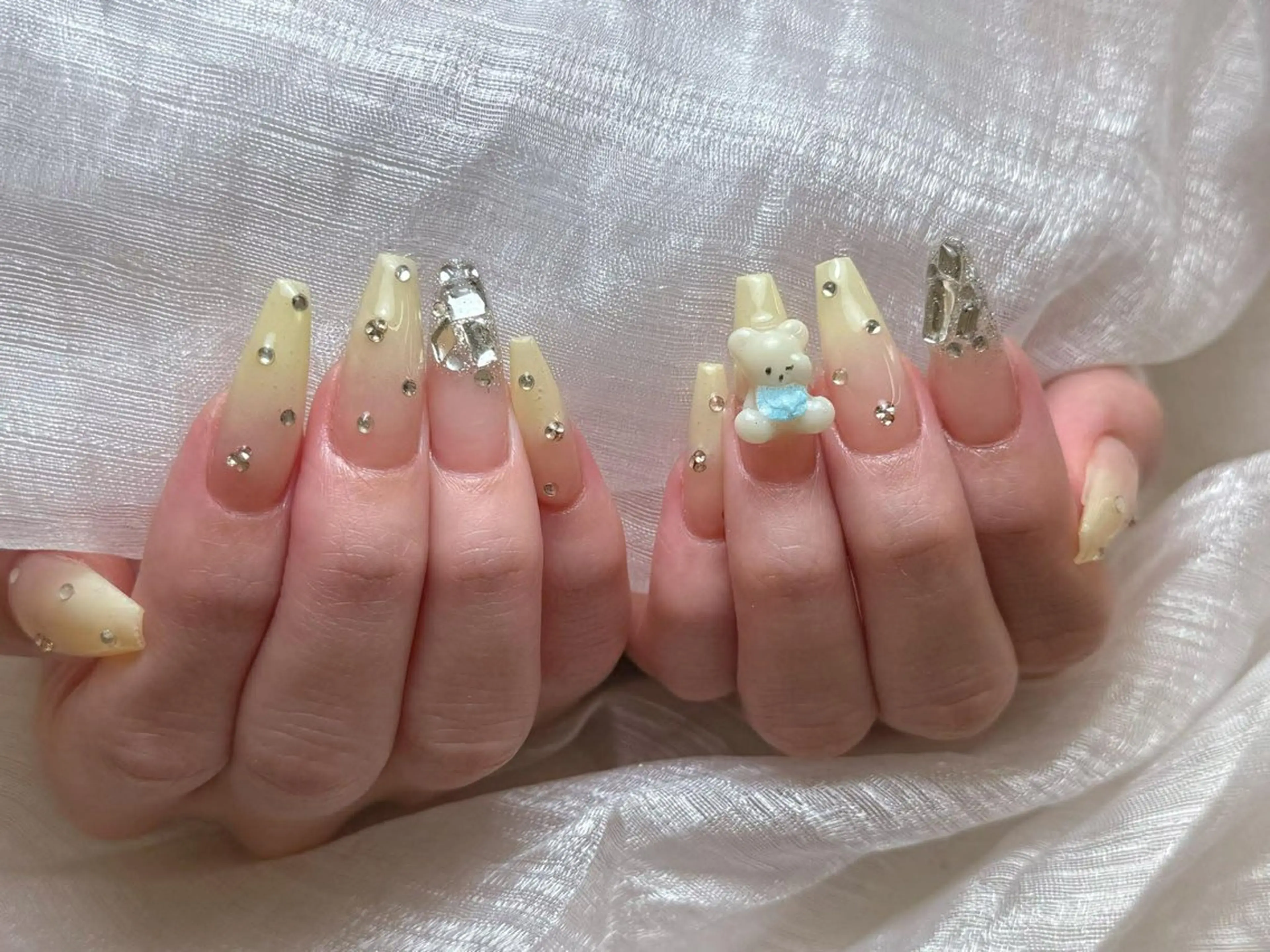ネイル フレンチネイル ジェルネイル ガーリー 韓国ネイル ロングネイル ハンドネイル NieNail Nezukoのネイルデザイン
