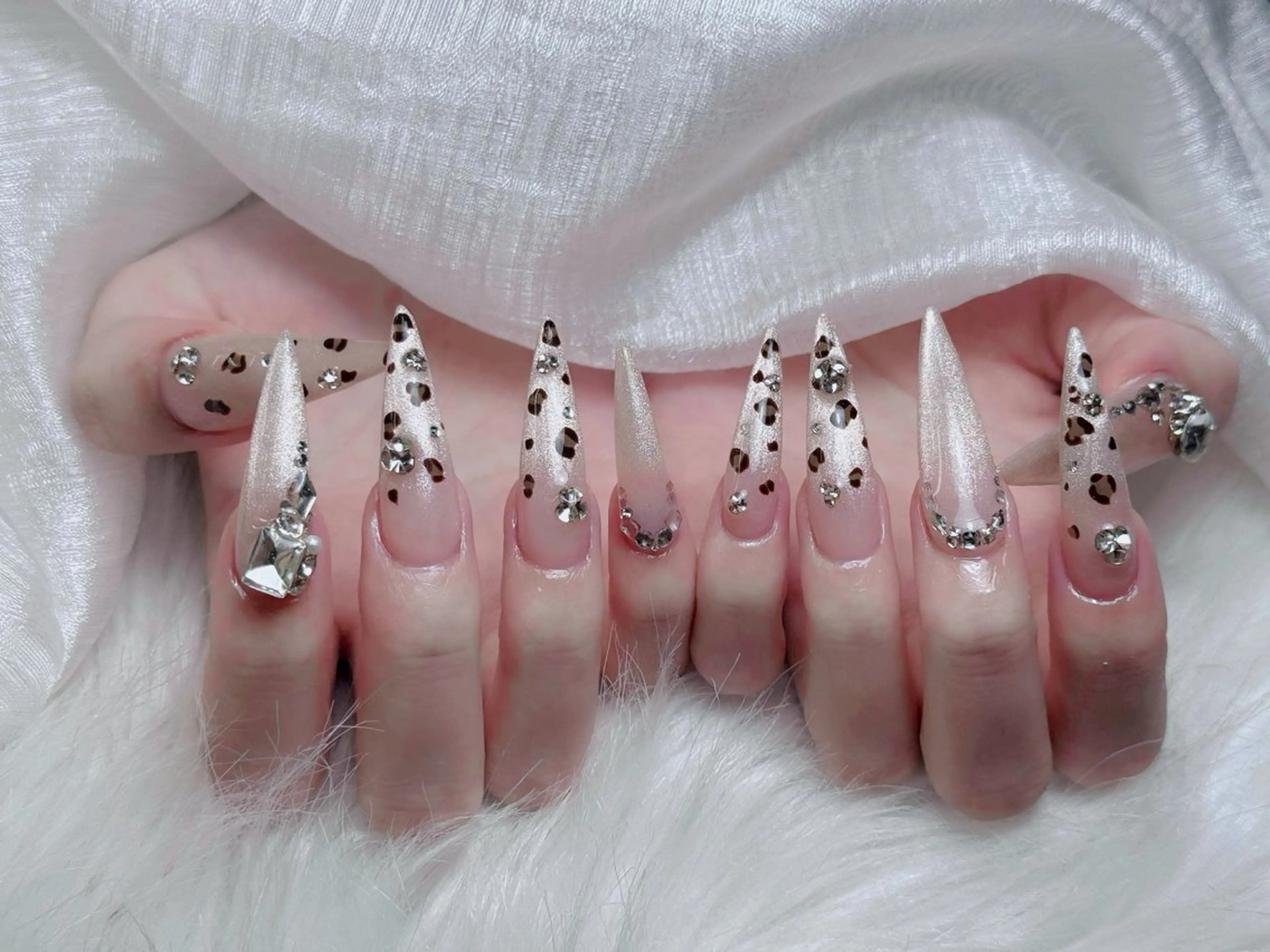 ネイル アートネイル 成人式 ジェルネイル ニュアンスネイル 夏ネイル ハンドネイル Jenn Nail Salonのネイルデザイン