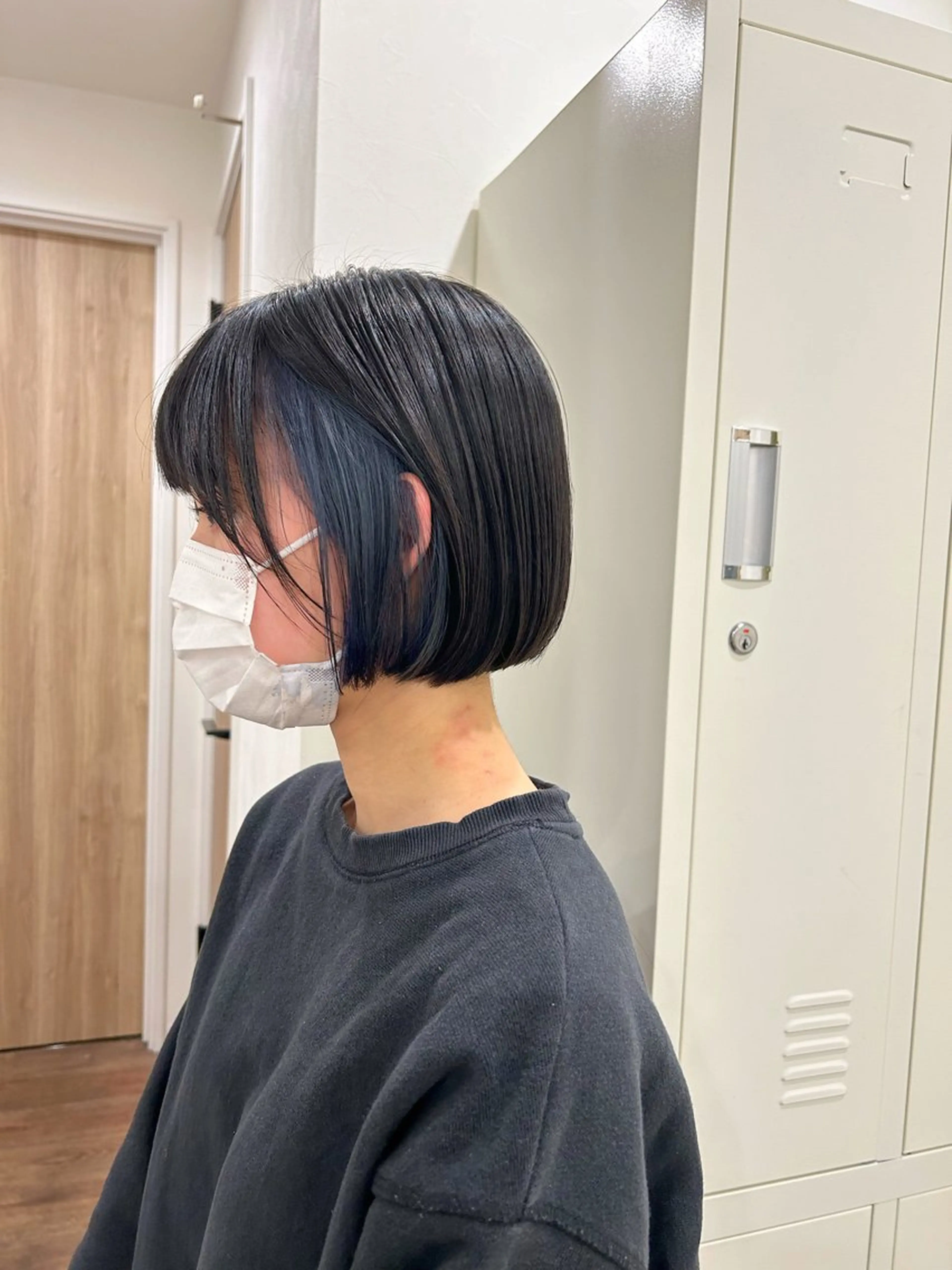 ショート カラー アッシュ アッシュグレー 黒髪 ブリーチ ブルーカラー ヘアカラー トリートメント ボブ/ハイトーン 福生Radix 下田のヘアスタイル