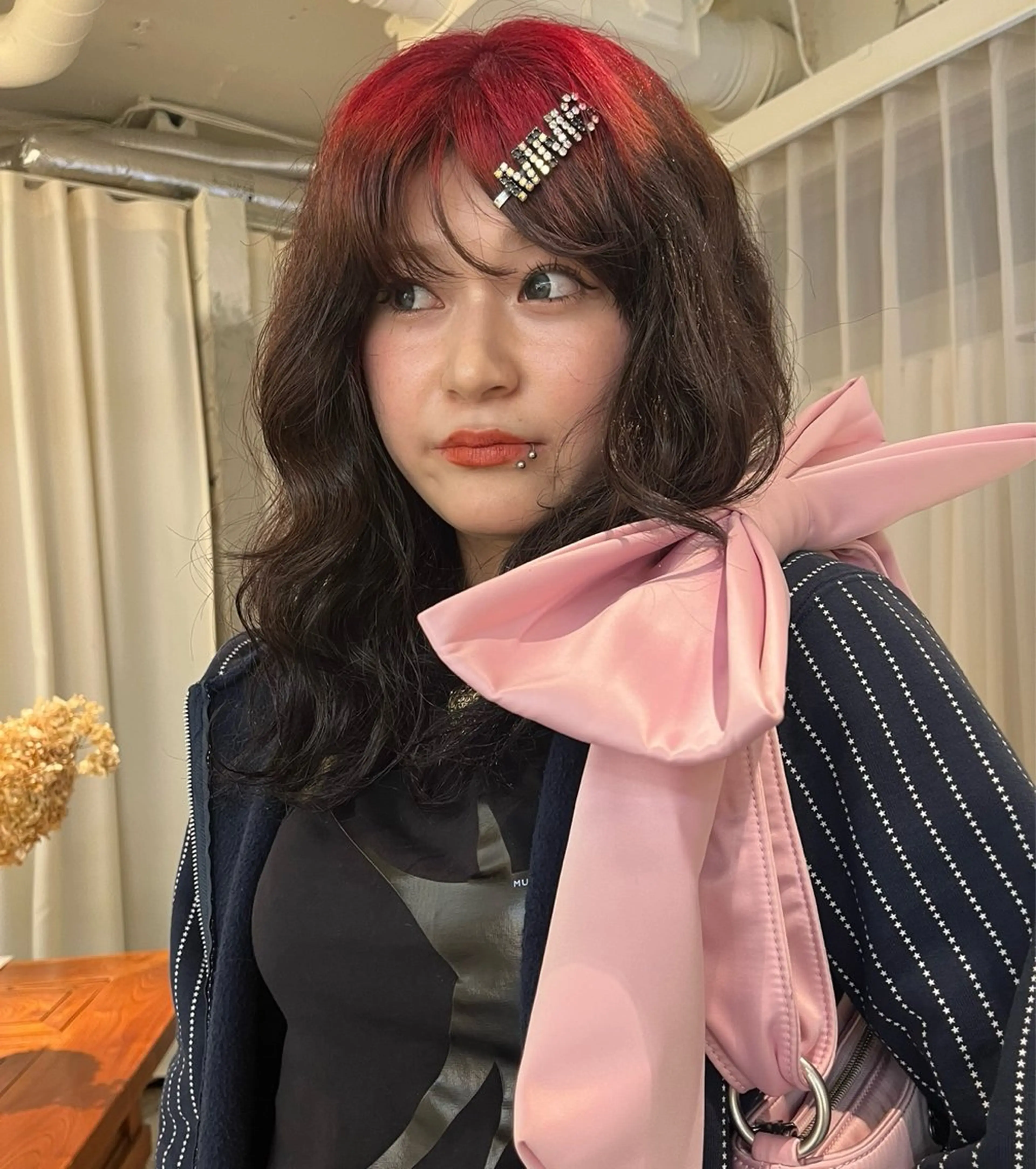 カラー ウルフ/レイヤー Miinaのヘアスタイル