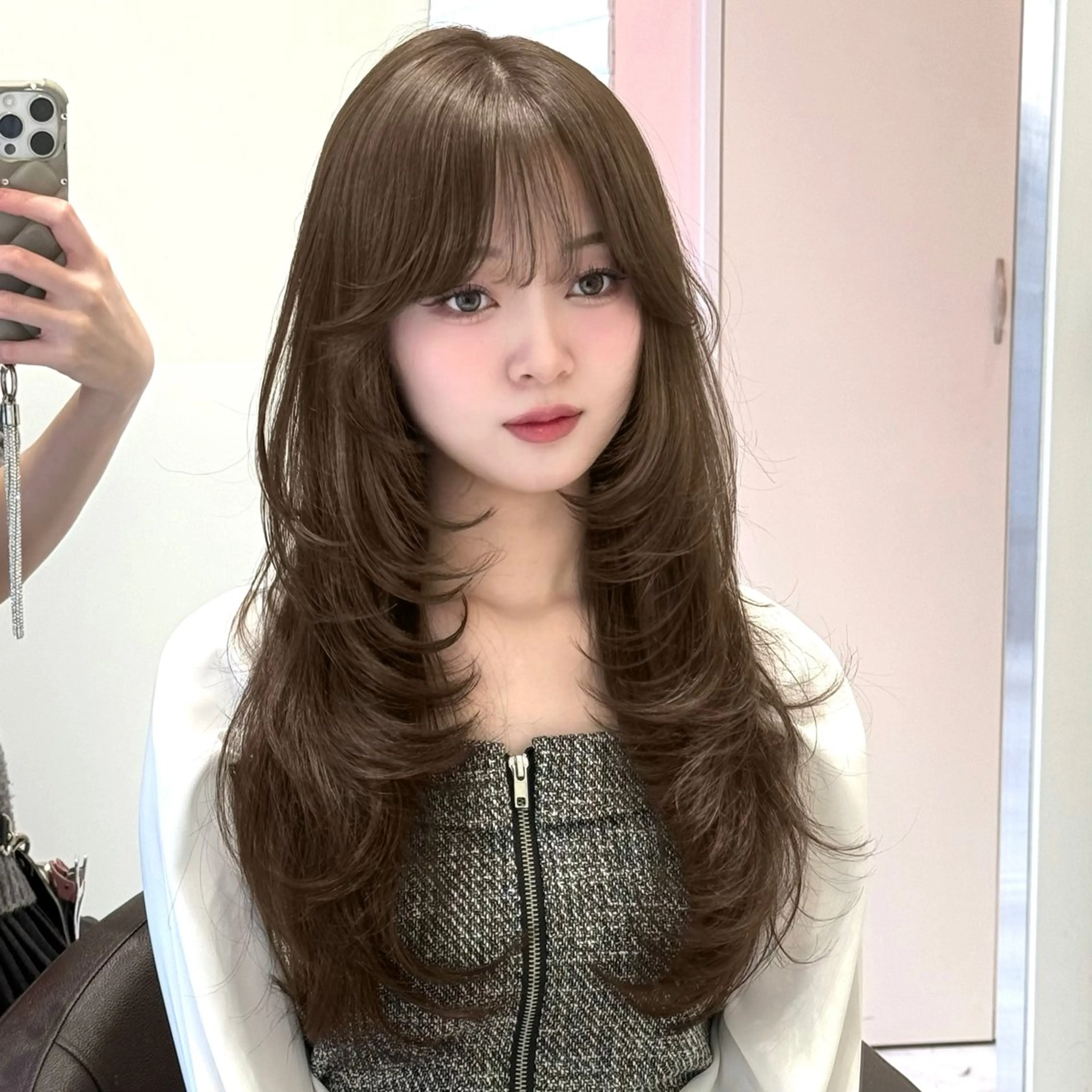 ロング カラー ブリーチ ケアカラー ブリーチなしカラー レイヤーカット カット ヘアカラー トリートメント モテ韓国ヘア/ レイヤー🤍RIKAのヘアスタイル