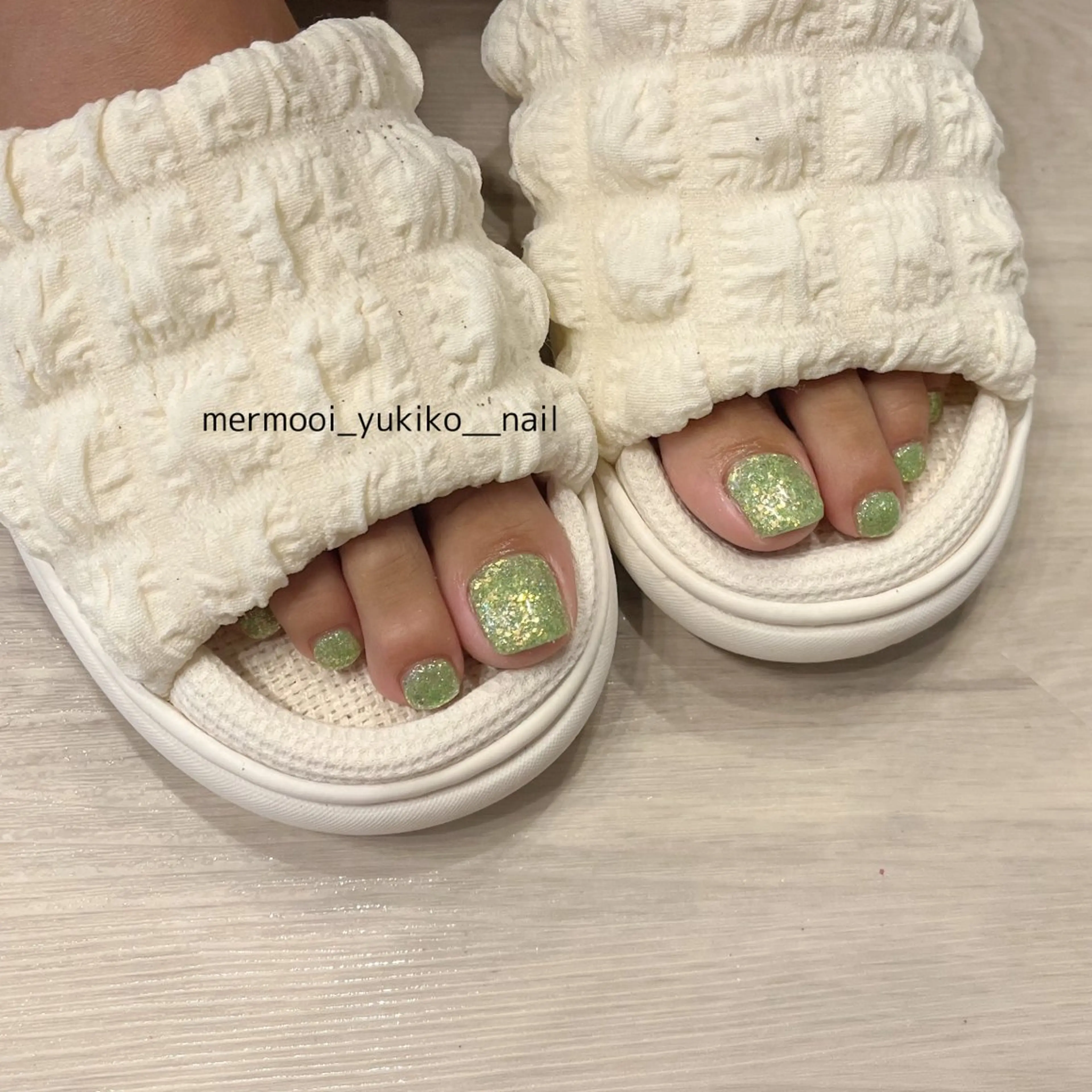 ネイル アートネイル フットネイル ジェルネイル グリーン 韓国ネイル フットネイル mermooi所属・melumooi nailのネイルデザイン