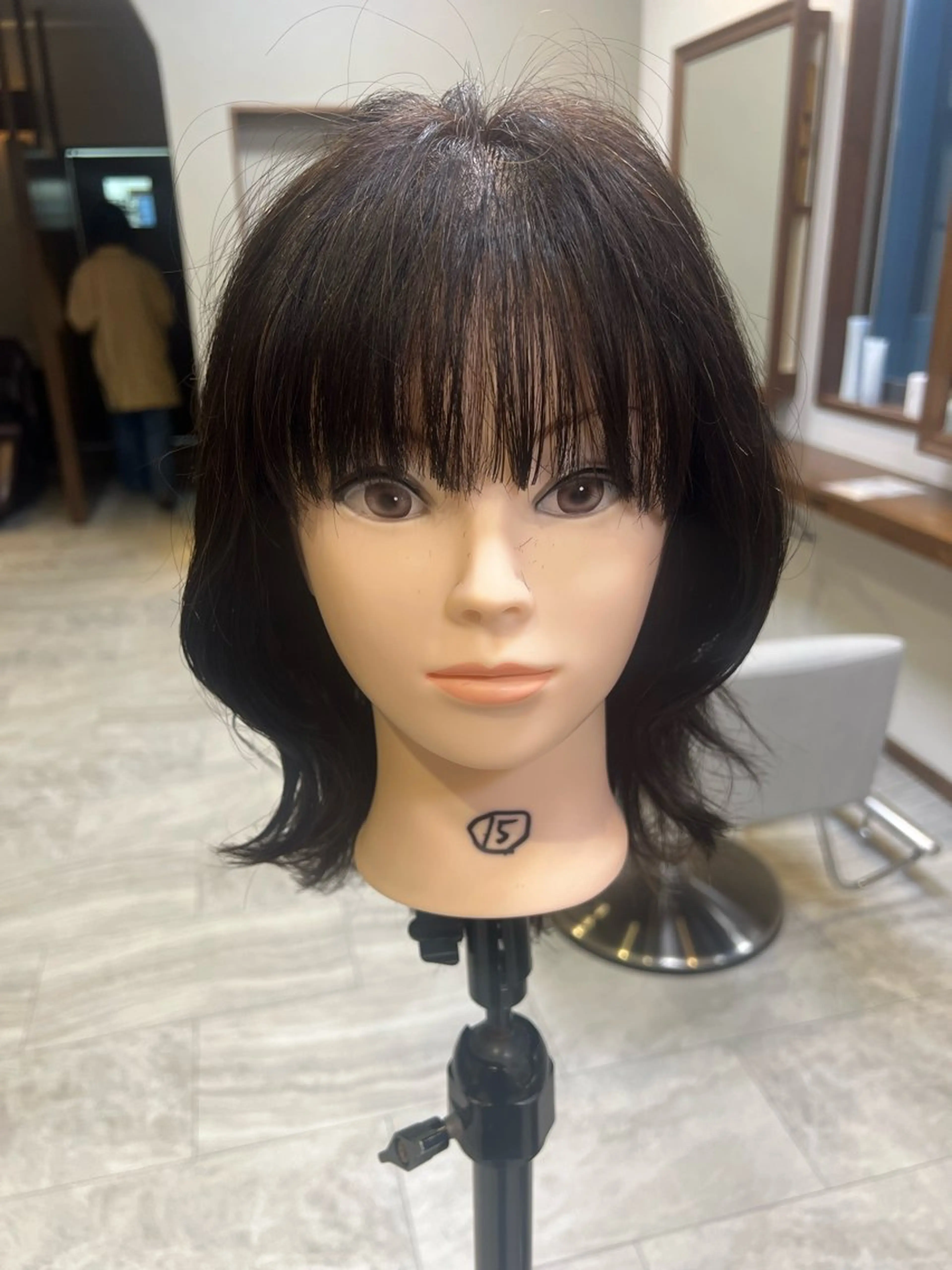 ミディアム レイヤーカット 吉田 咲樹のヘアスタイル