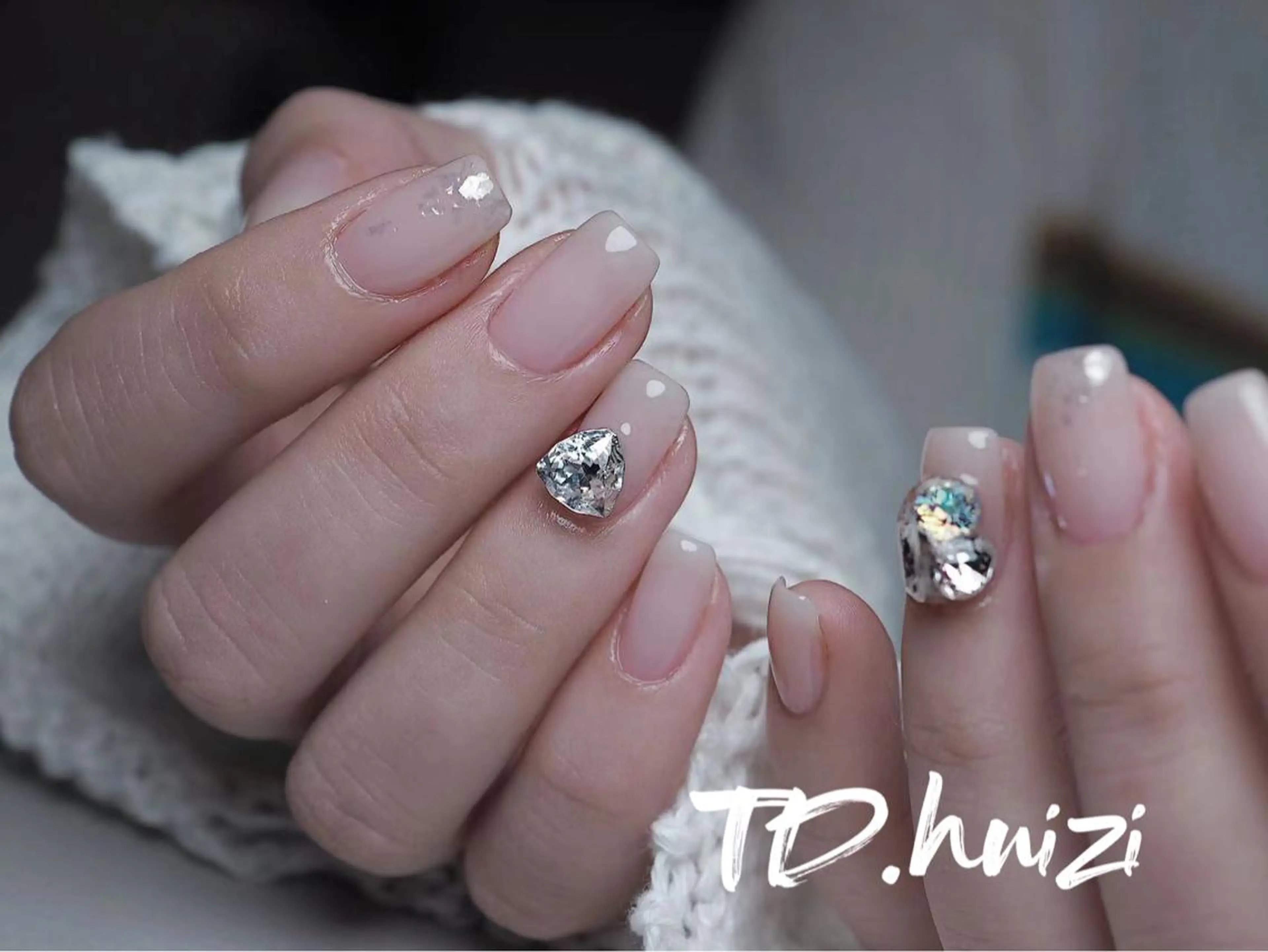 ミディアム ハンドネイル めぐみのネイルサロン スタッフ練習のネイルデザイン