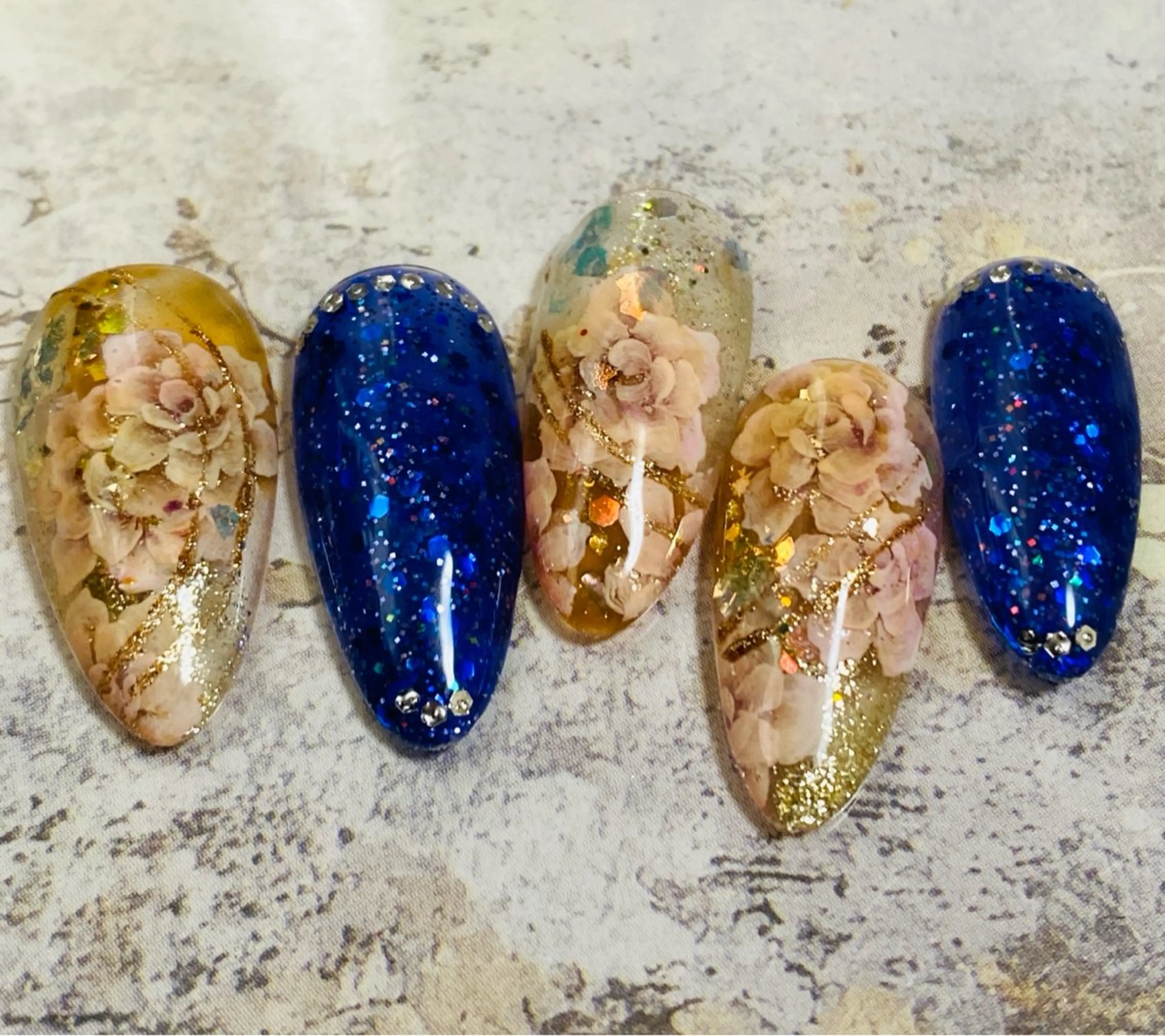 ネイル フラワーネイル ハンドネイル ハンドケア 自宅ネイルサロン ♦️nuance♦️のネイルデザイン