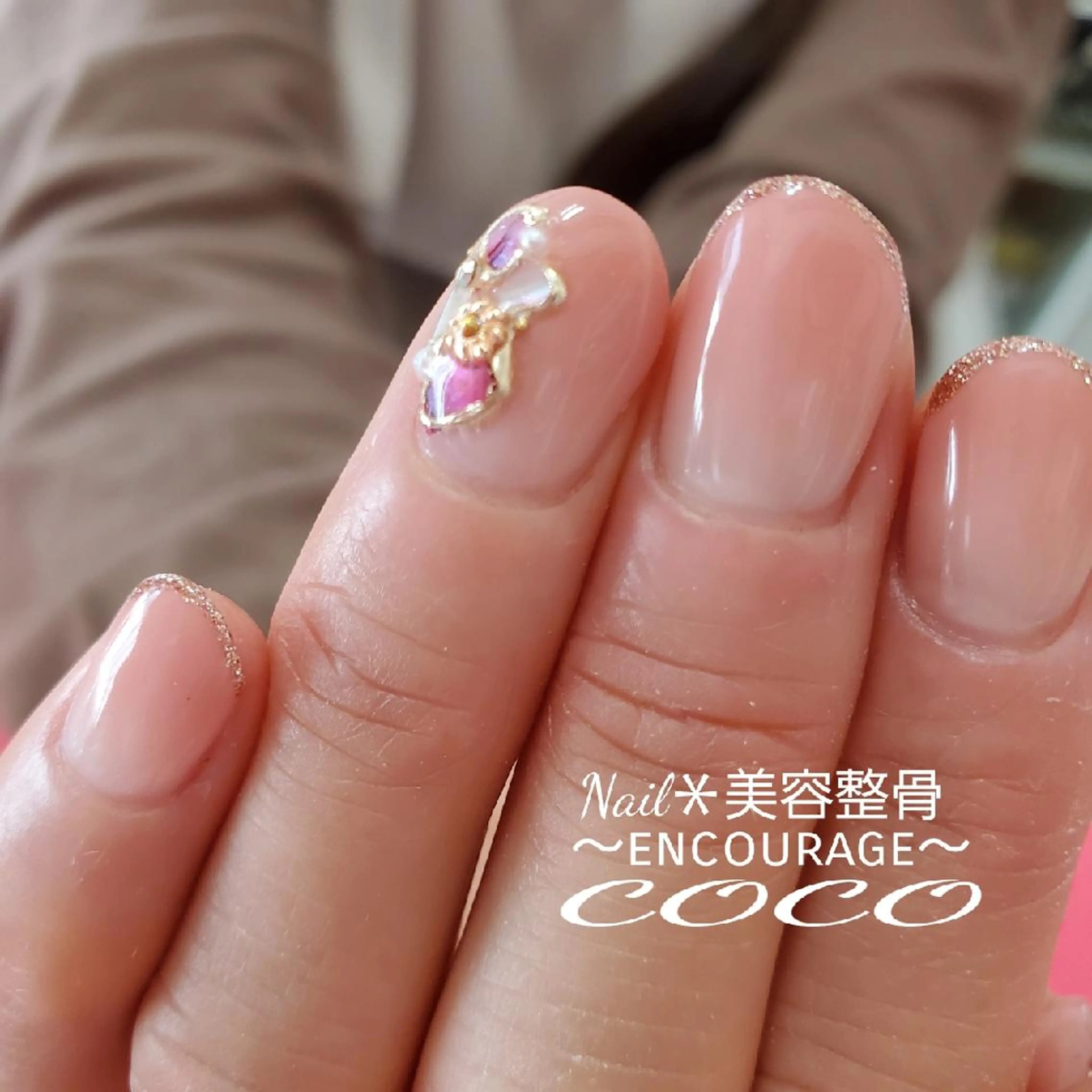 ネイル グラデーション ラメ(グリッター) REVIA   （旧:COCO）のネイルデザイン