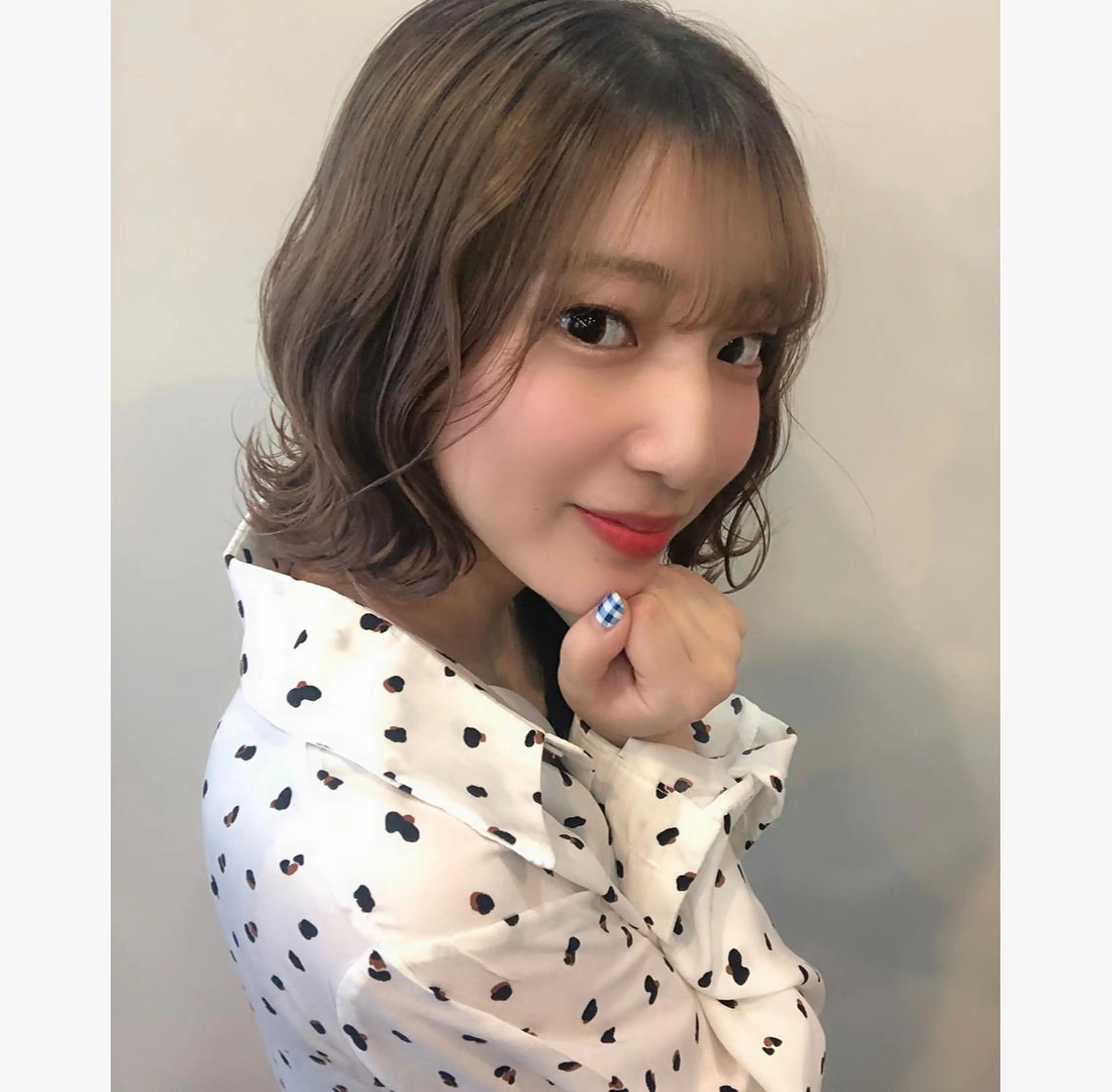 ミディアム anB ハルカのヘアスタイル
