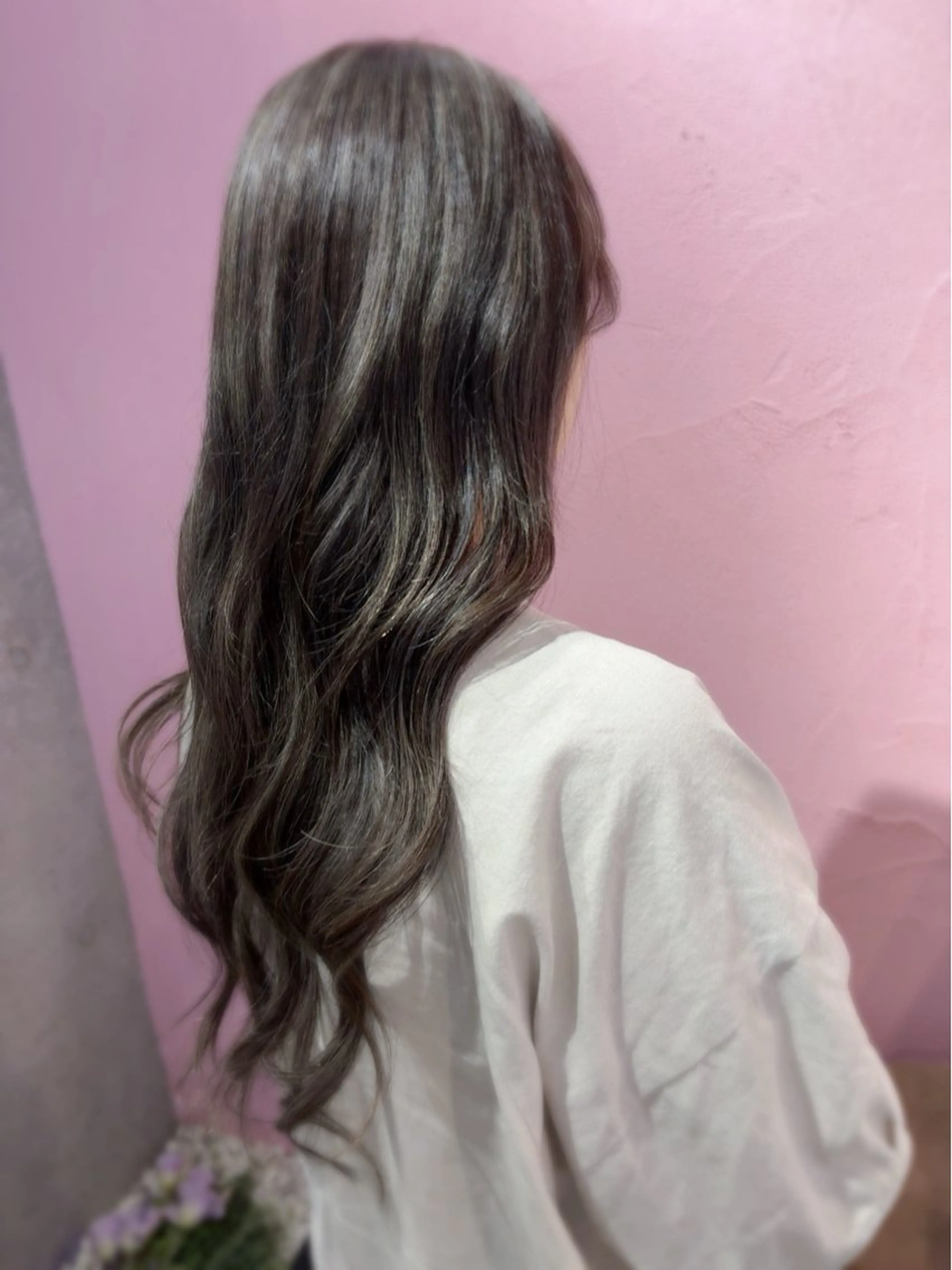 ロング カラー ブリーチ デザインカラー ハイライトカラー 外国人風カラー ハイライト カット、縮毛矯正 モデル募集🎀あゆみのヘアスタイル