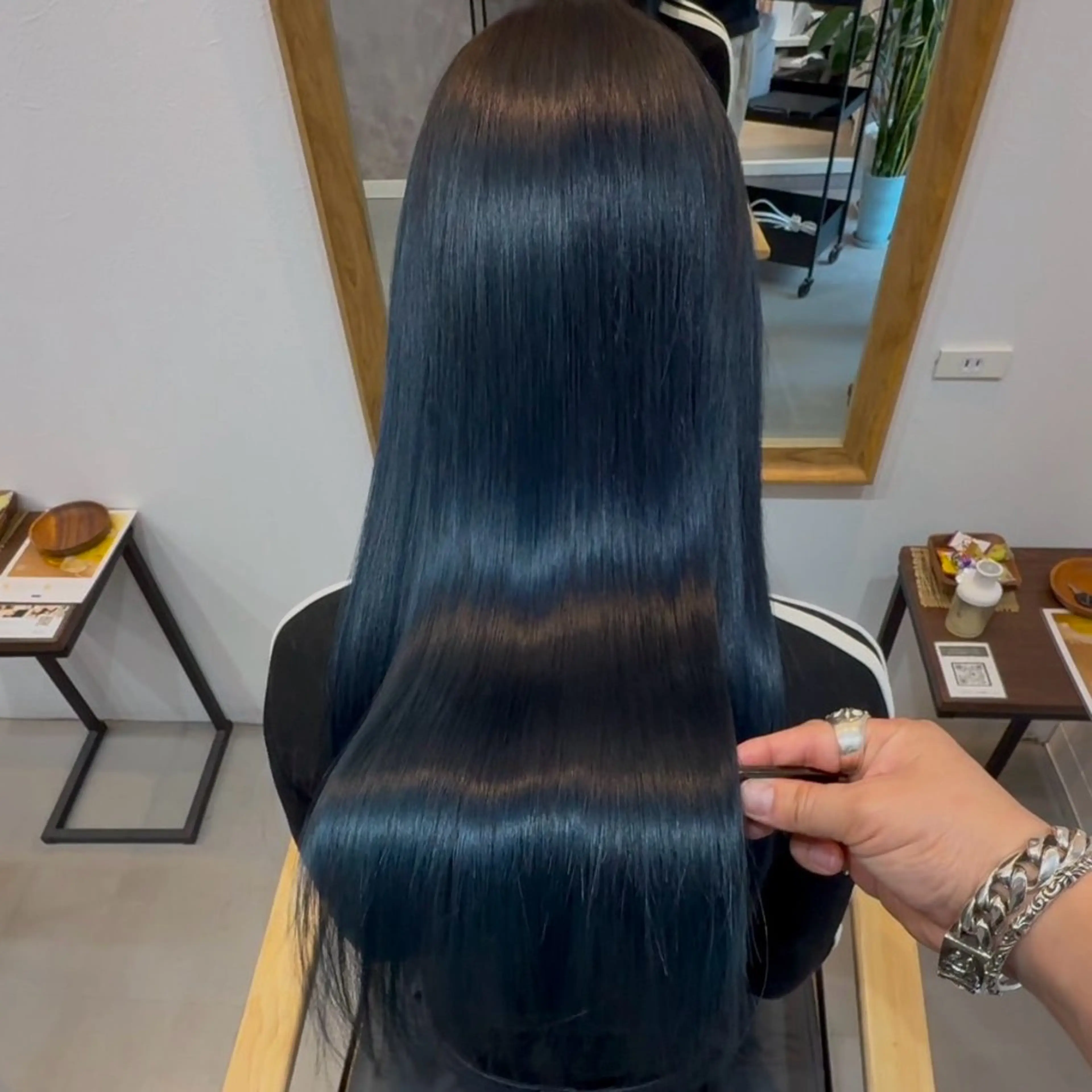 ロング カラー ヘアカラー トリートメント Marin 髪質改善／カラーのヘアスタイル