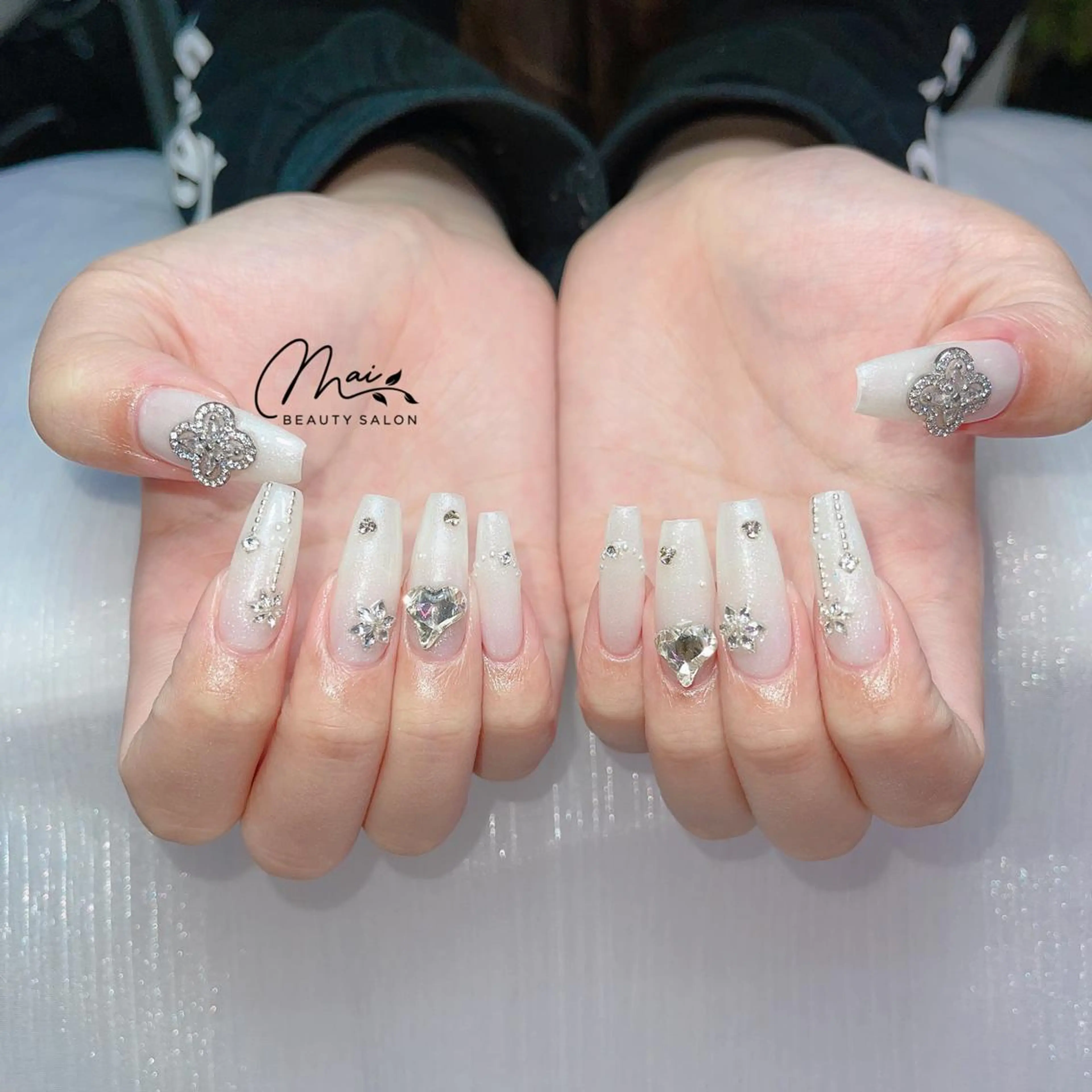 ネイル オーロラネイル チークネイル 長さ出し フラッシュネイル フットネイル MaiBeauty dodoのネイルデザイン