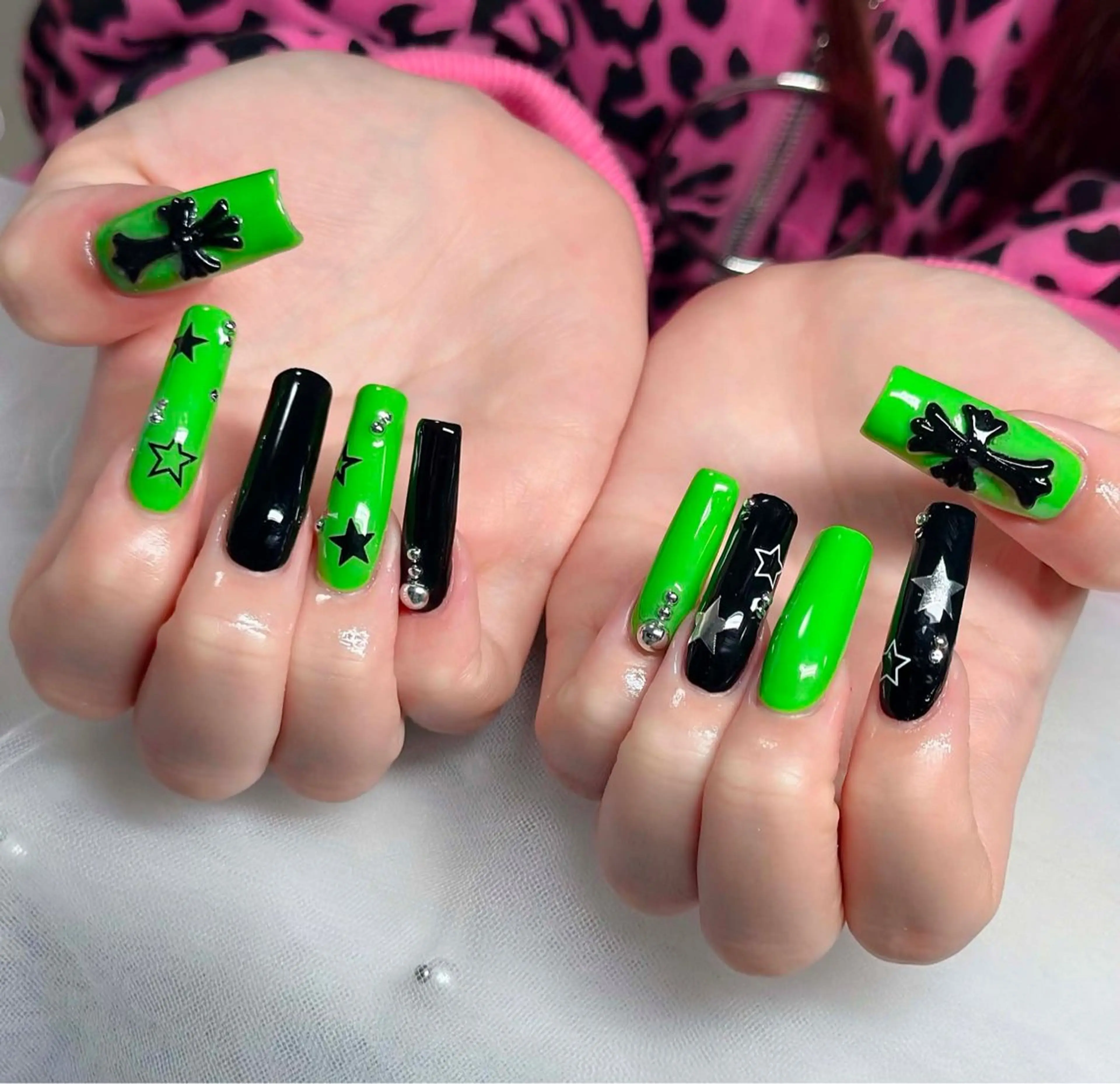 ネイル フレンチネイル ジェルネイル ガラスフレンチ ハロウィン ハート ハンドネイル H.baby Nail Salonのネイルデザイン